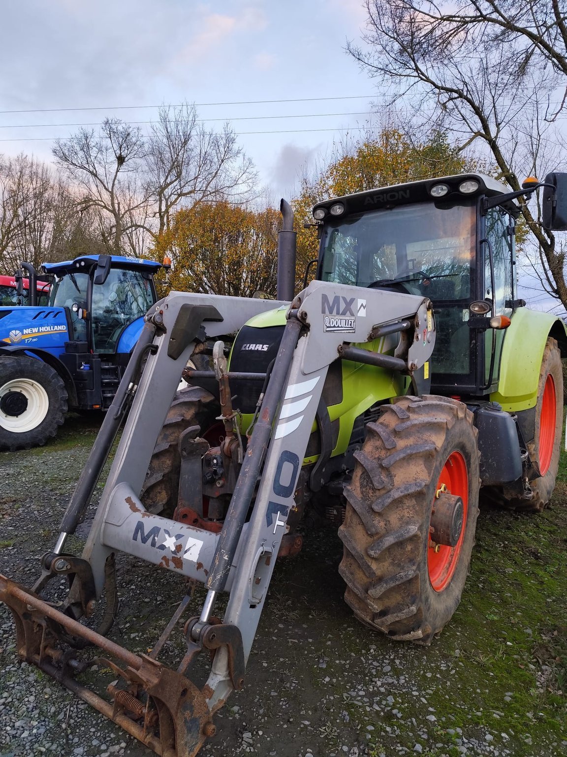 Traktor du type CLAAS ARION 610, Gebrauchtmaschine en Le Horps (Photo 3)