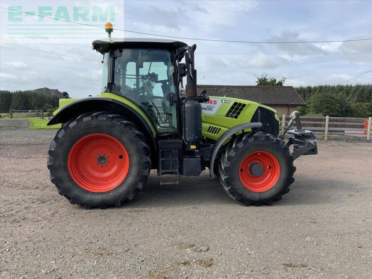 Traktor tipa CLAAS ARION 610, Gebrauchtmaschine u STRATHAVEN (Slika 1)