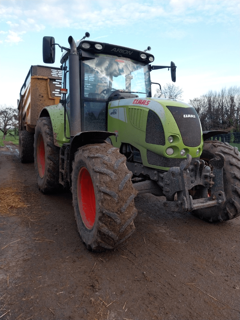 Traktor typu CLAAS ARION 610C, Gebrauchtmaschine v HERLIN LE SEC (Obrázok 2)