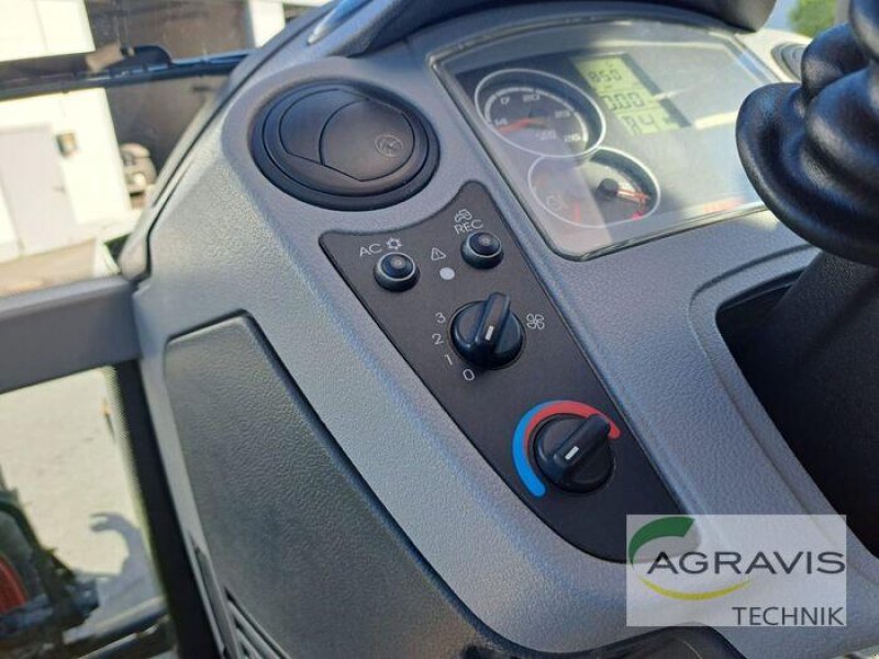 Traktor от тип CLAAS ARION 620 C, Gebrauchtmaschine в Melle-Wellingholzhausen (Снимка 15)