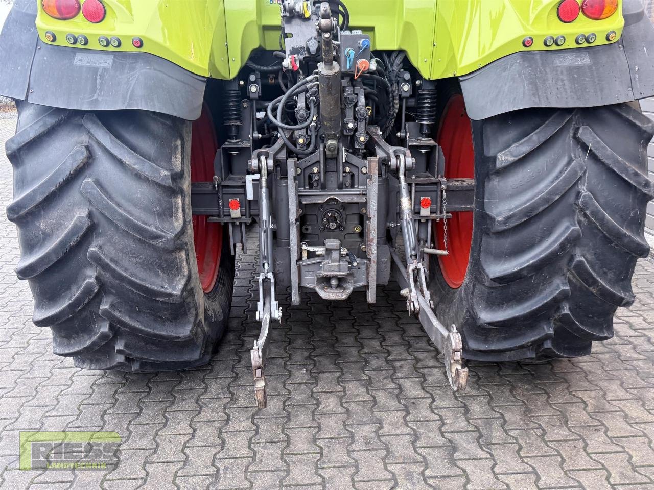 Traktor des Typs CLAAS ARION 620 CEBIS A19, Gebrauchtmaschine in Homberg/Ohm - Maulbach (Bild 8)