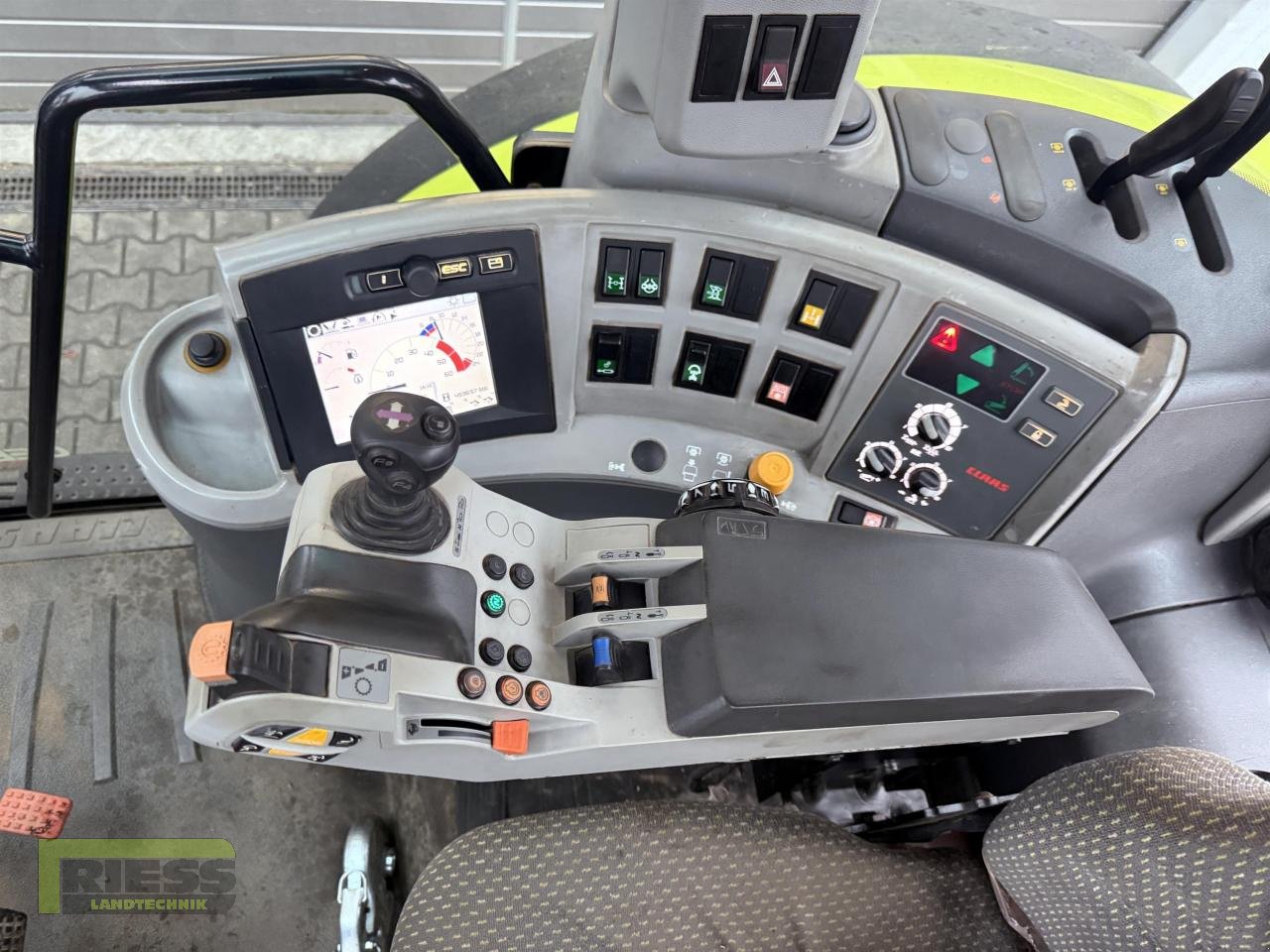 Traktor del tipo CLAAS ARION 620 CEBIS A19, Gebrauchtmaschine In Homberg/Ohm - Maulbach (Immagine 5)