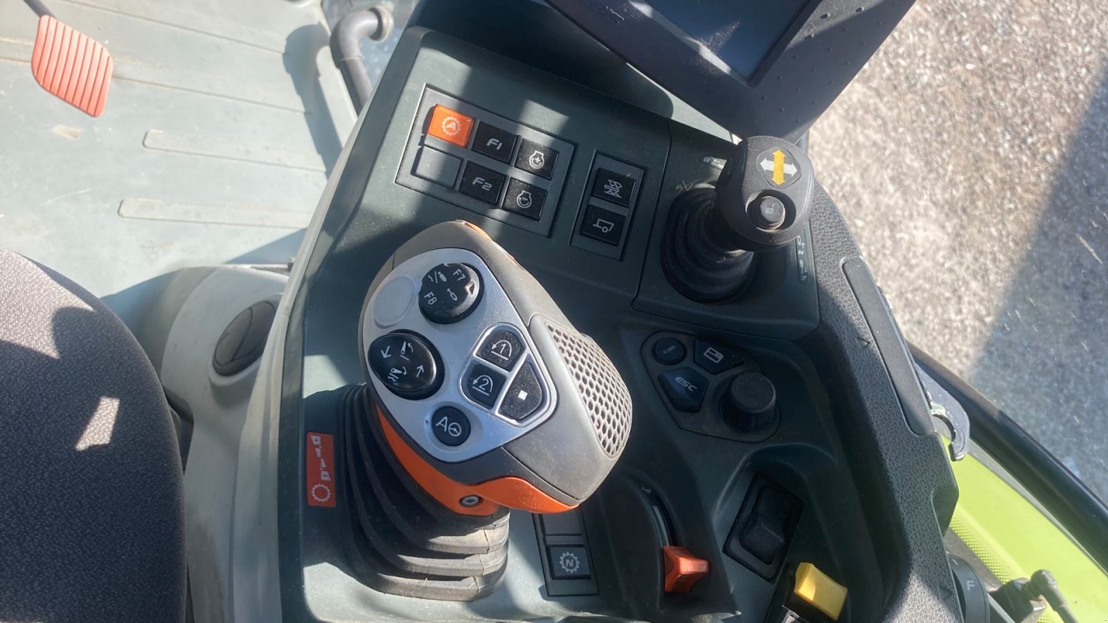 Traktor des Typs CLAAS Arion 620 Cebis, Gebrauchtmaschine in Store Heddinge (Bild 8)