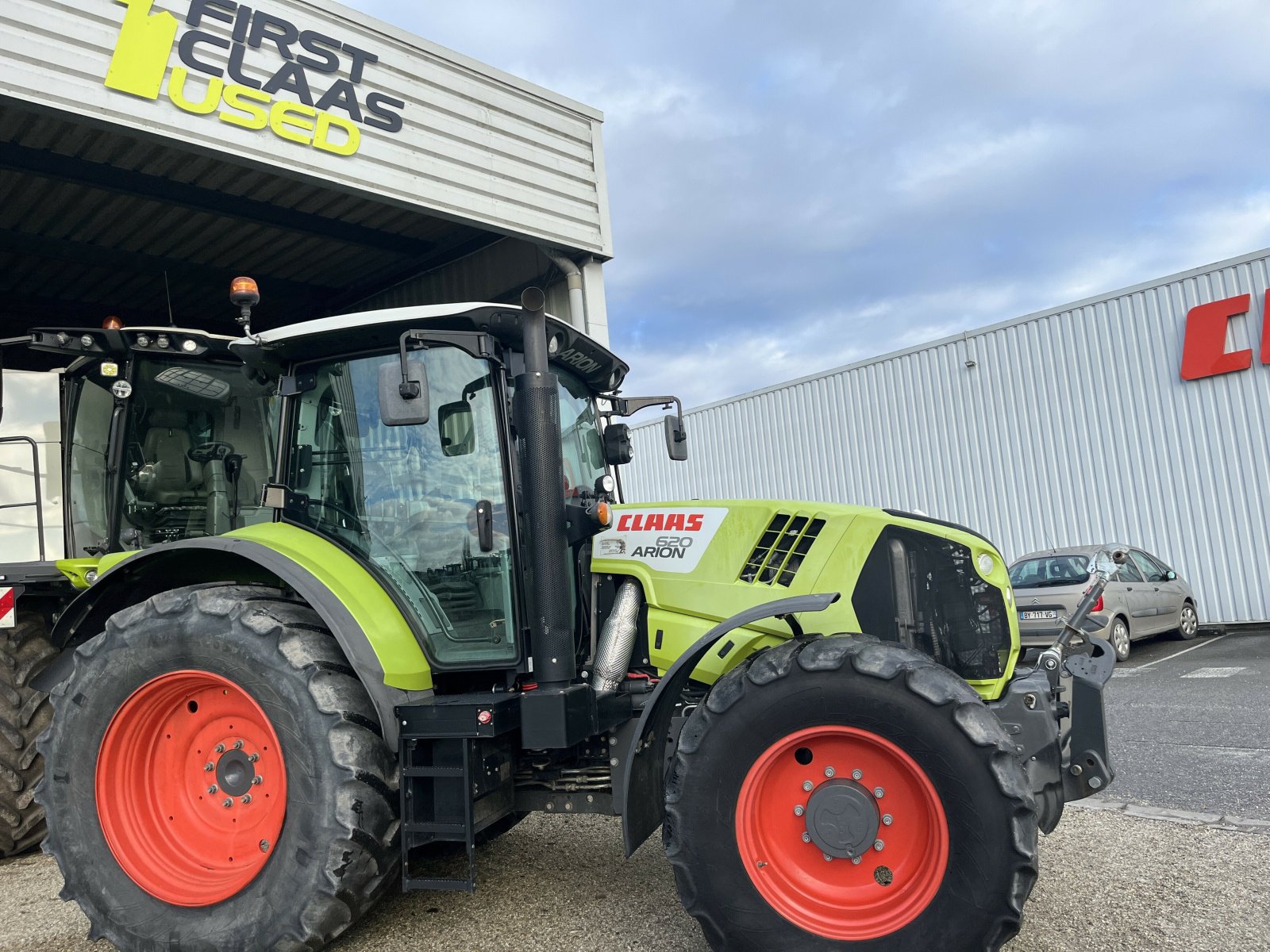Traktor tip CLAAS ARION 620 CIS HEXACTIV, Gebrauchtmaschine in PONTIVY (Poză 4)