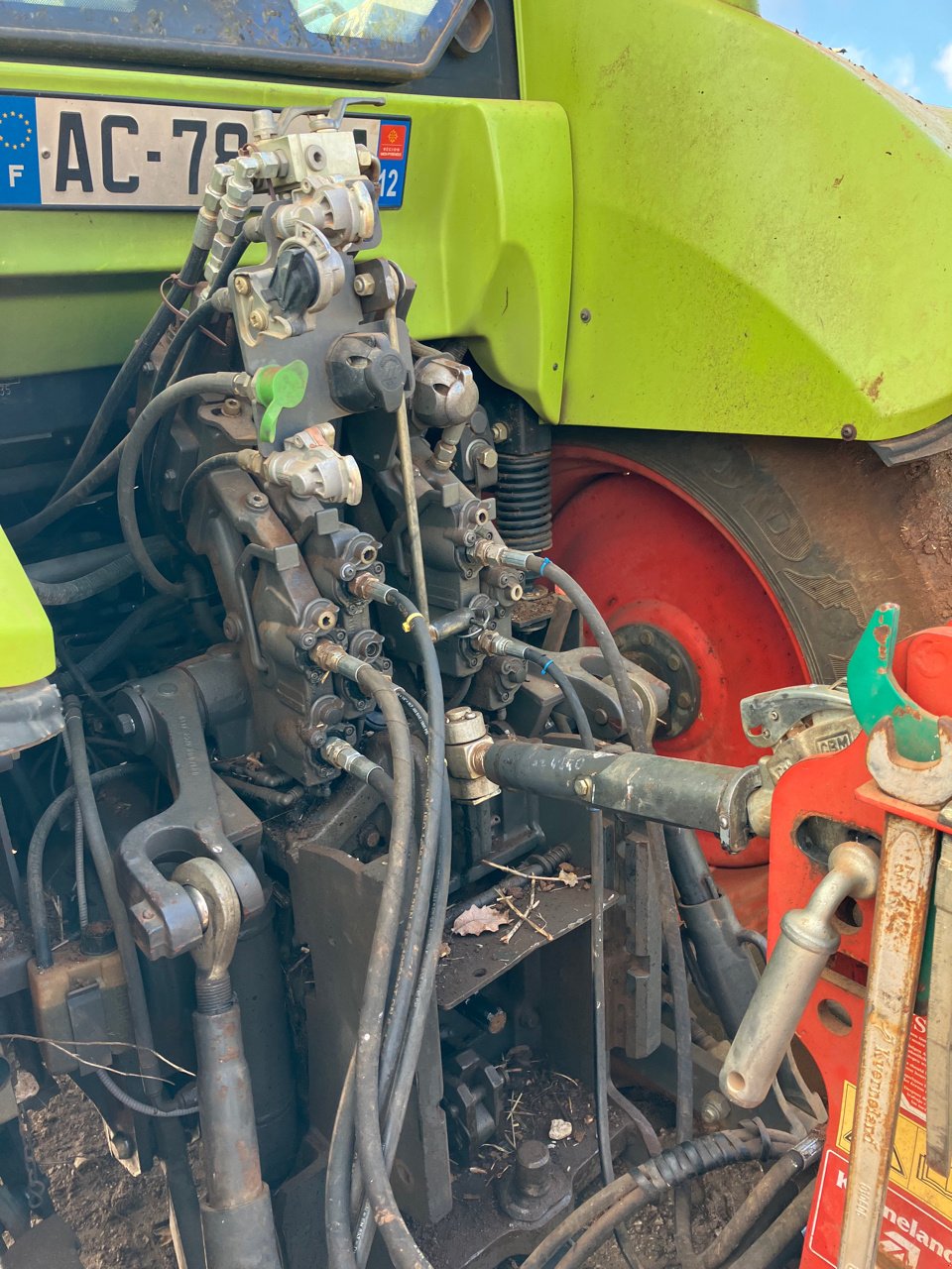 Traktor des Typs CLAAS ARION 620 CIS, Gebrauchtmaschine in MORLHON LE HAUT (Bild 5)