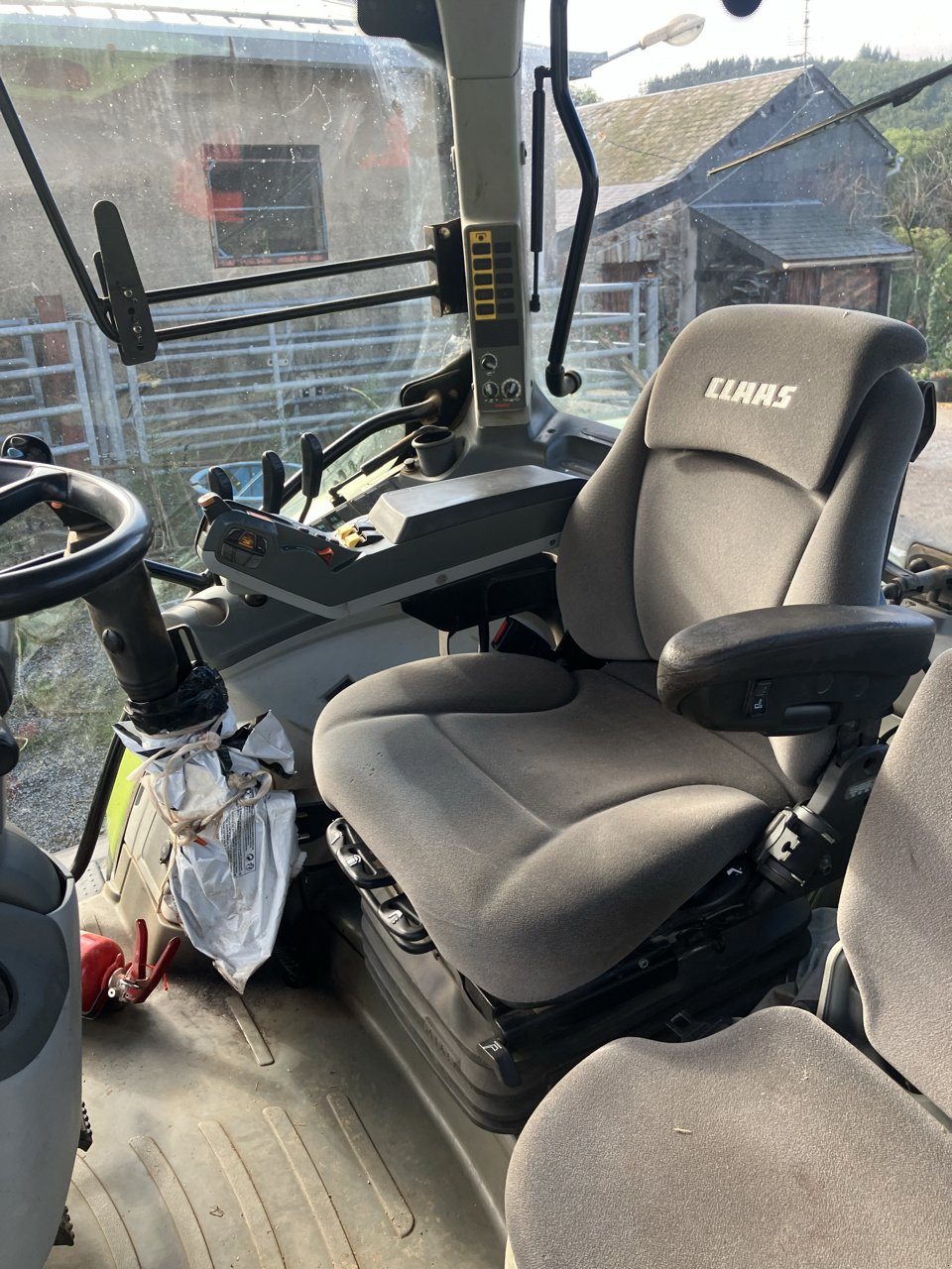 Traktor tip CLAAS ARION 620 CIS, Gebrauchtmaschine in MORLHON LE HAUT (Poză 11)