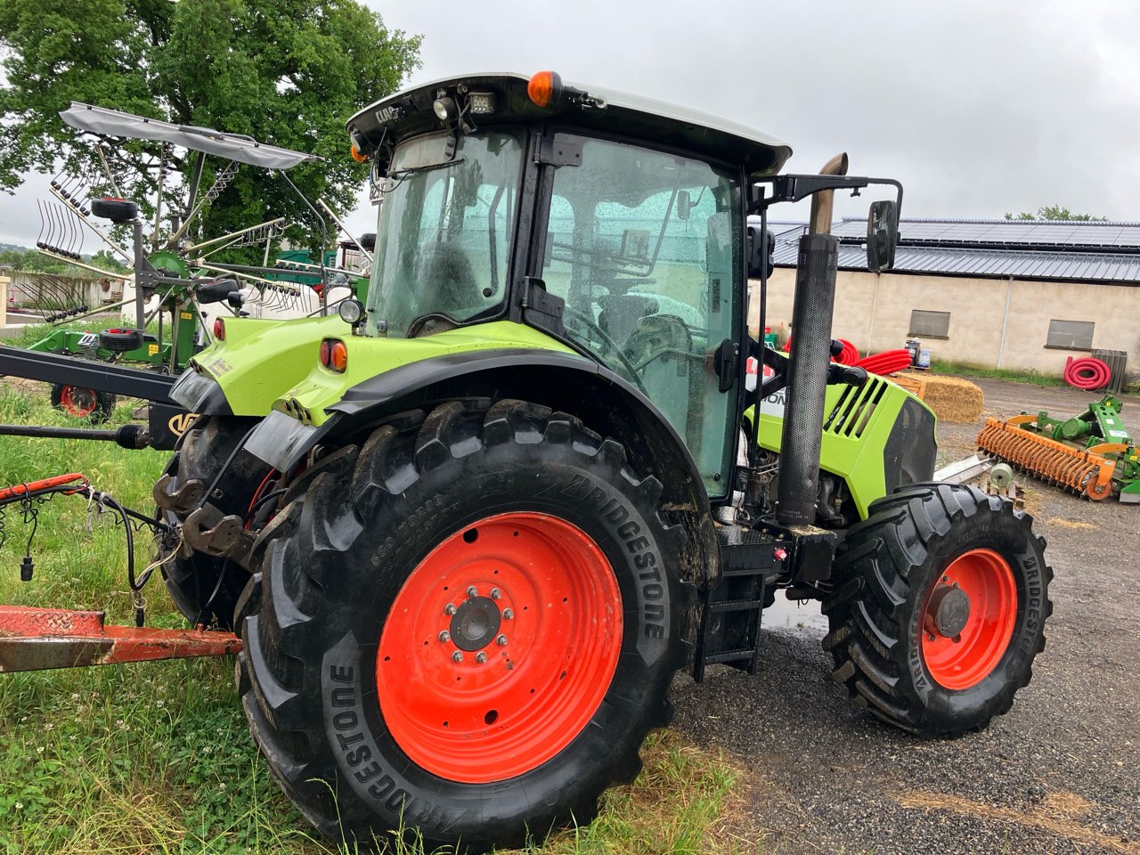 Traktor za tip CLAAS ARION 620 CIS, Gebrauchtmaschine u MORLHON LE HAUT (Slika 3)