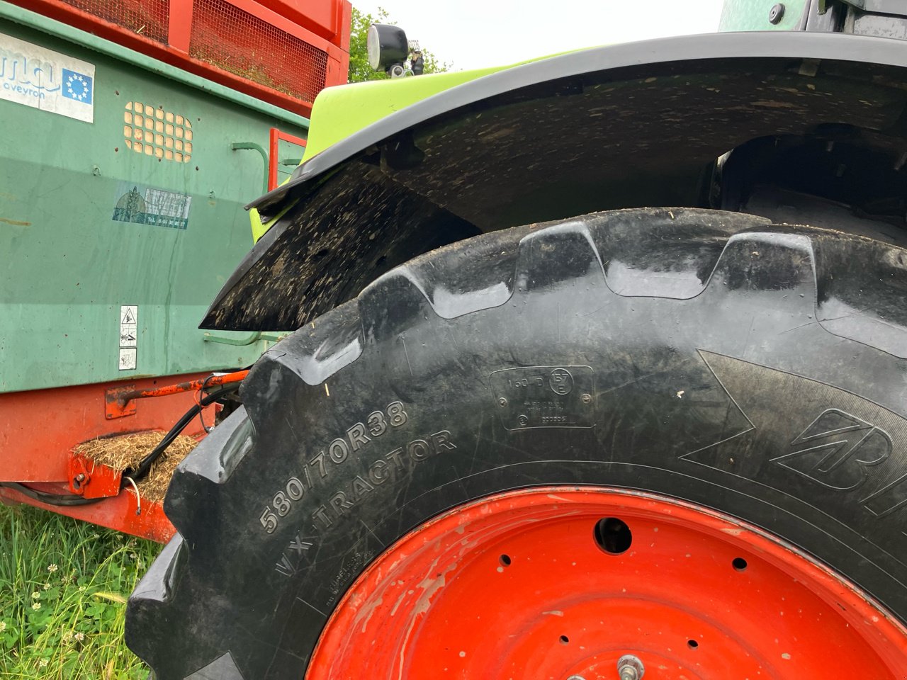 Traktor za tip CLAAS ARION 620 CIS, Gebrauchtmaschine u MORLHON LE HAUT (Slika 11)