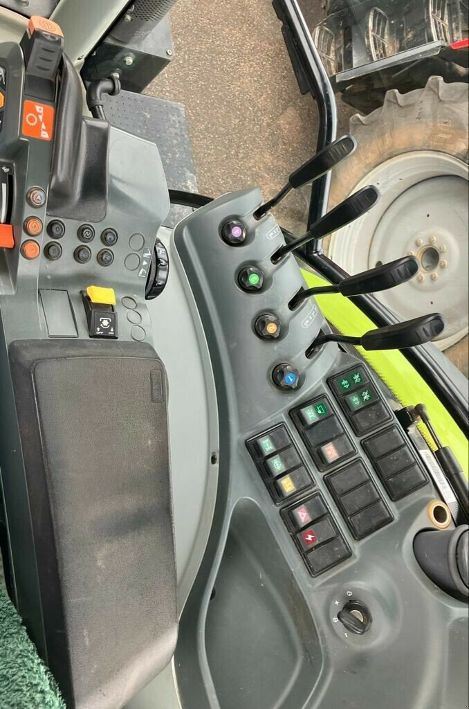 Traktor Türe ait CLAAS ARION 620 CIS, Gebrauchtmaschine içinde AUTUN (resim 8)