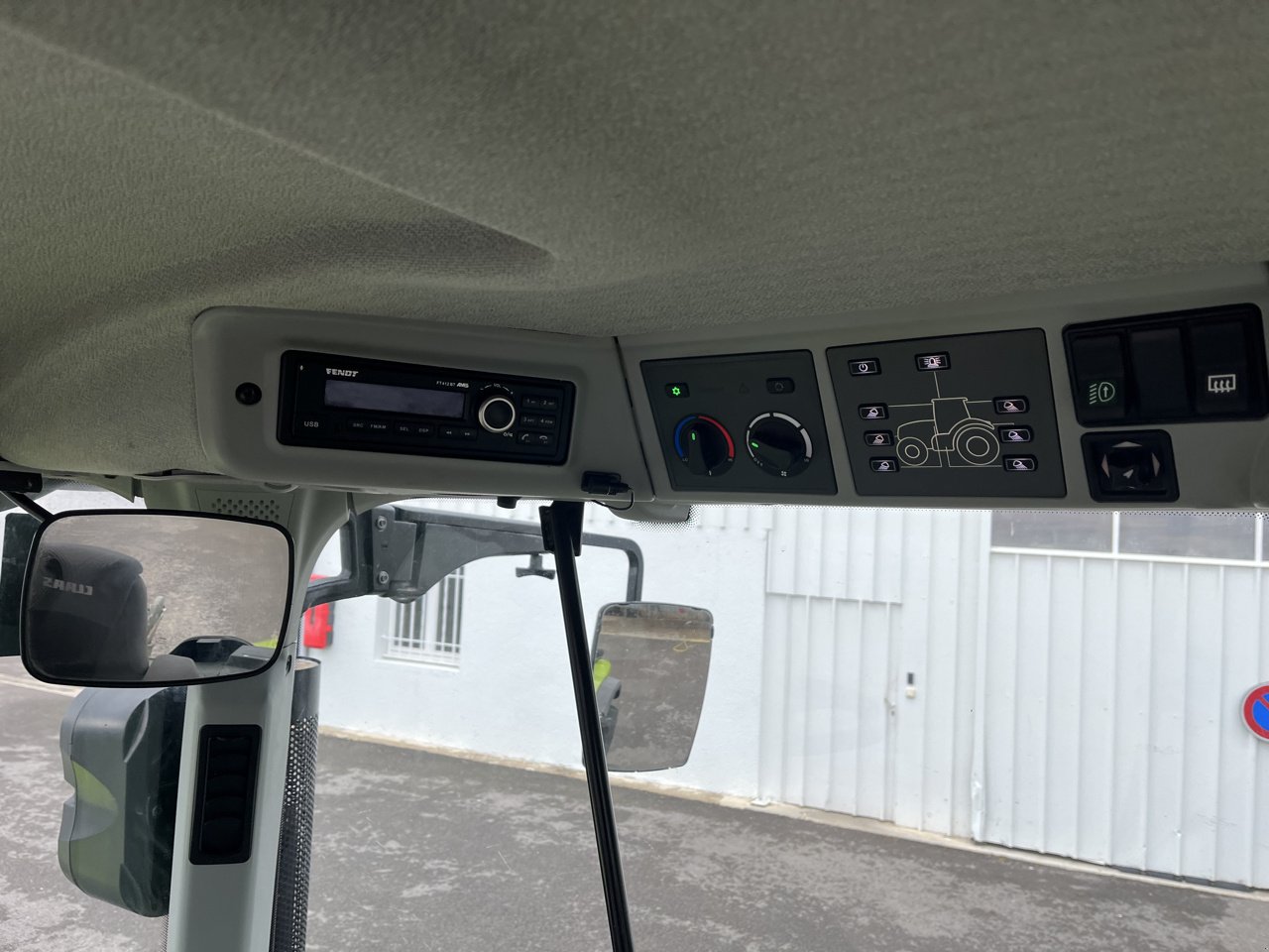 Traktor tipa CLAAS Arion 620 CMATIC, Gebrauchtmaschine u VERT TOULON (Slika 11)