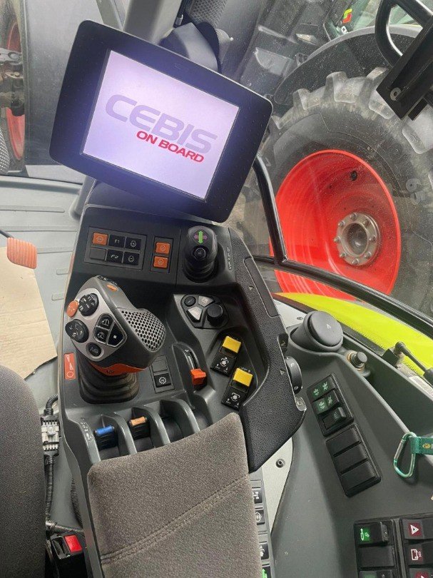 Traktor typu CLAAS ARION 620 CMATIC, Gebrauchtmaschine v Domdidier (Obrázek 8)