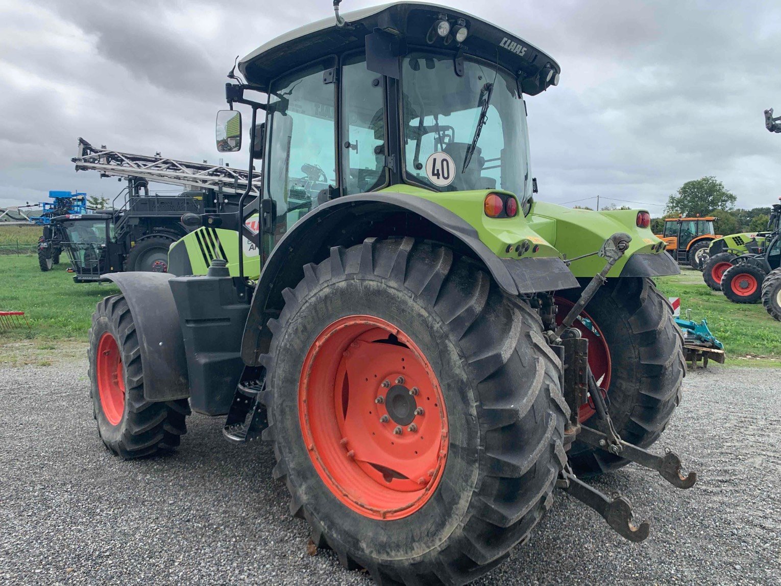 Traktor типа CLAAS ARION 620 T4I CIS, Gebrauchtmaschine в ORLEIX (Фотография 7)