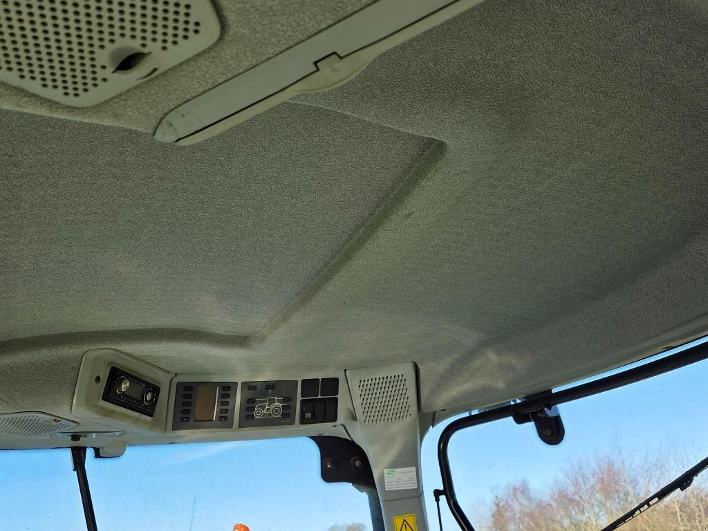 Traktor от тип CLAAS Arion 620, Gebrauchtmaschine в VILLAINES LA JUHEL (Снимка 7)