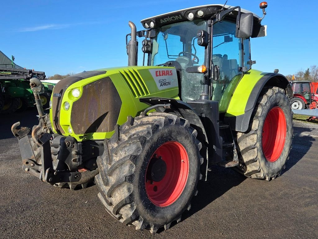 Traktor от тип CLAAS Arion 620, Gebrauchtmaschine в VILLAINES LA JUHEL (Снимка 1)