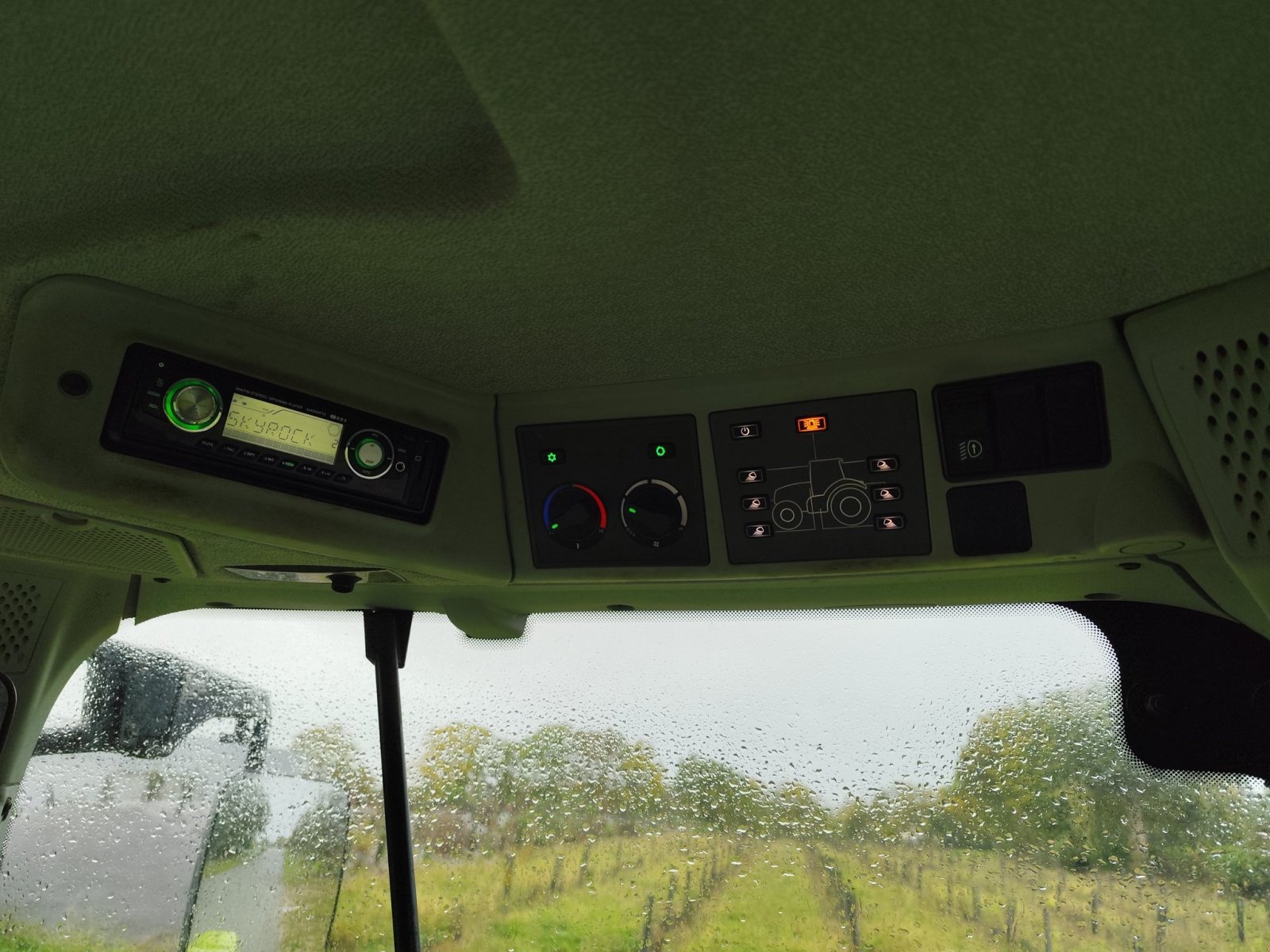 Traktor типа CLAAS ARION 620, Gebrauchtmaschine в Le Horps (Фотография 11)