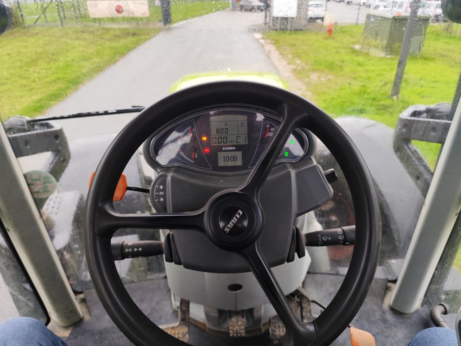 Traktor des Typs CLAAS ARION 620, Gebrauchtmaschine in Le Horps (Bild 11)