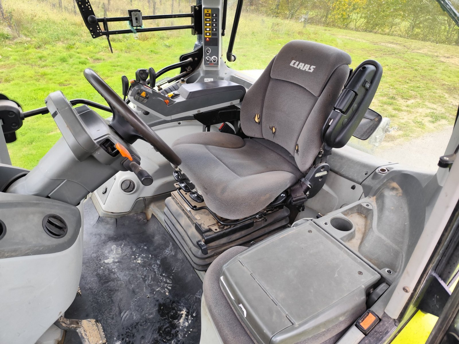 Traktor Türe ait CLAAS ARION 620, Gebrauchtmaschine içinde Le Horps (resim 4)