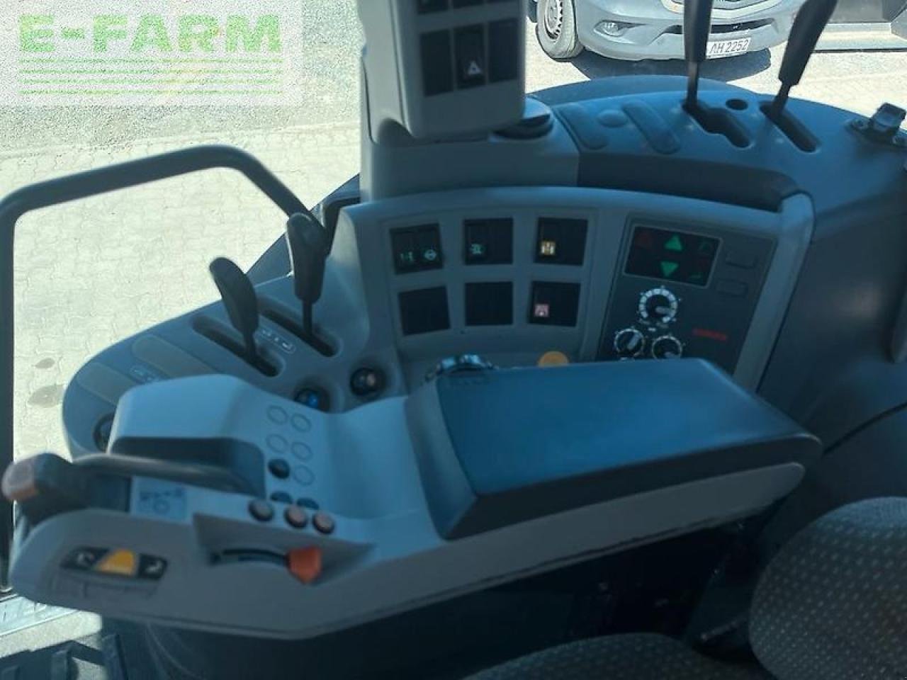 Traktor des Typs CLAAS arion 620, Gebrauchtmaschine in HEMMINGEN (Bild 14)