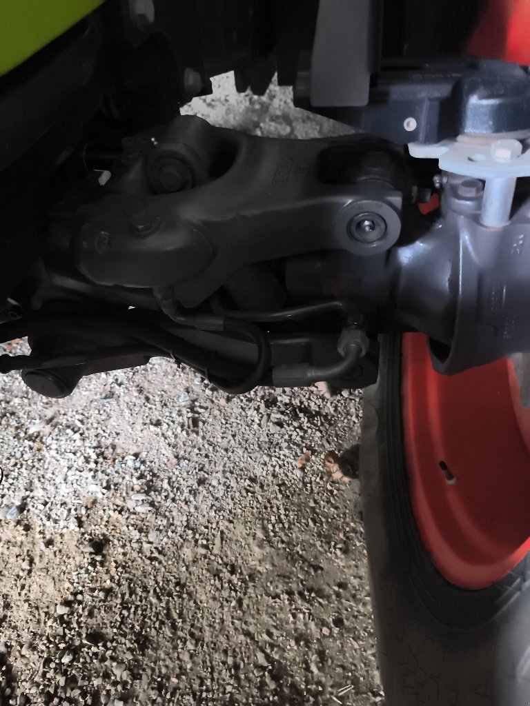 Traktor tipa CLAAS ARION 620, Gebrauchtmaschine u LABASTIDE MURAT (Slika 11)