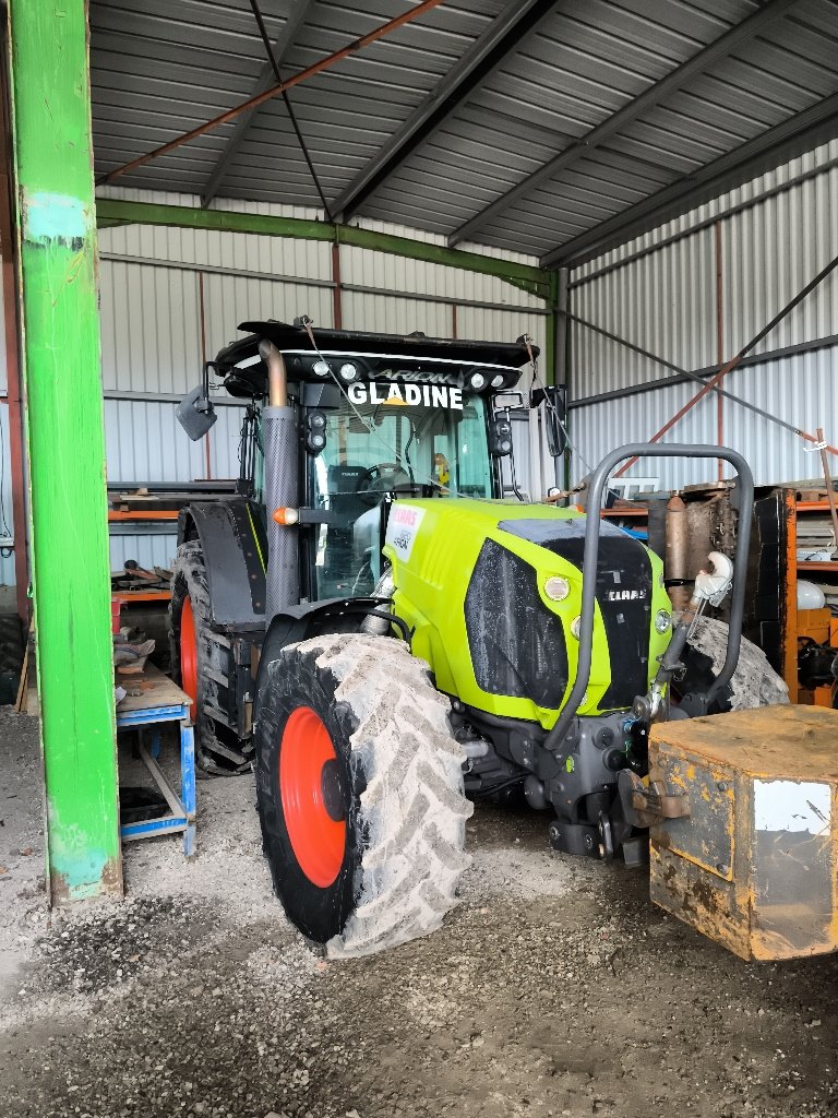 Traktor tipa CLAAS ARION 620, Gebrauchtmaschine u LABASTIDE MURAT (Slika 2)