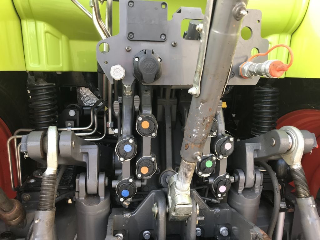 Traktor tipa CLAAS ARION 620, Gebrauchtmaschine u MORLHON LE HAUT (Slika 9)