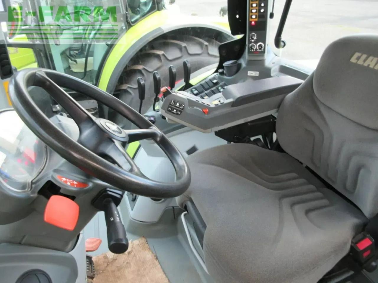 Traktor типа CLAAS arion 630 advance, Gebrauchtmaschine в PLOUIGNEAU (Фотография 9)