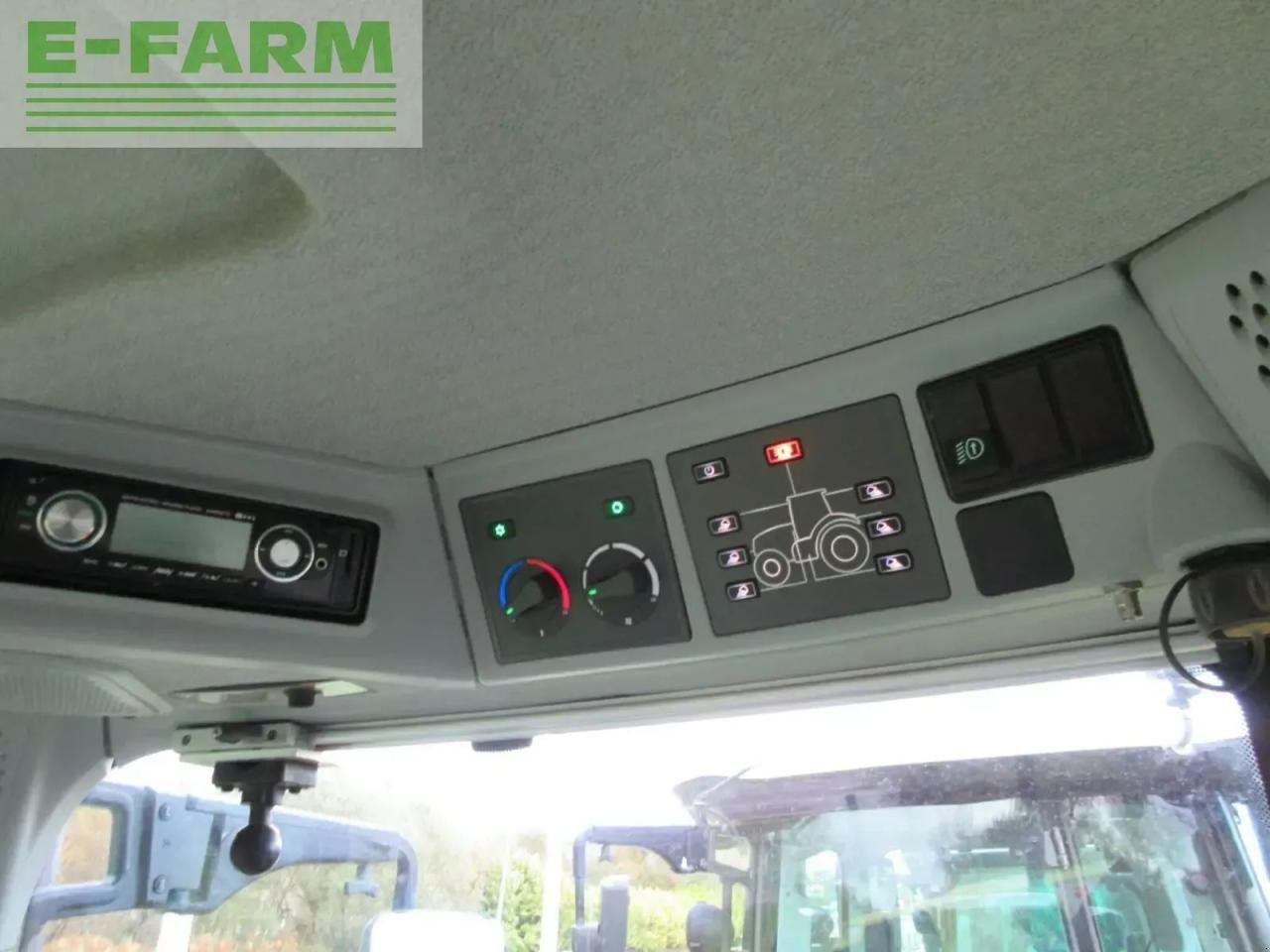 Traktor типа CLAAS arion 630 advance, Gebrauchtmaschine в PLOUIGNEAU (Фотография 10)