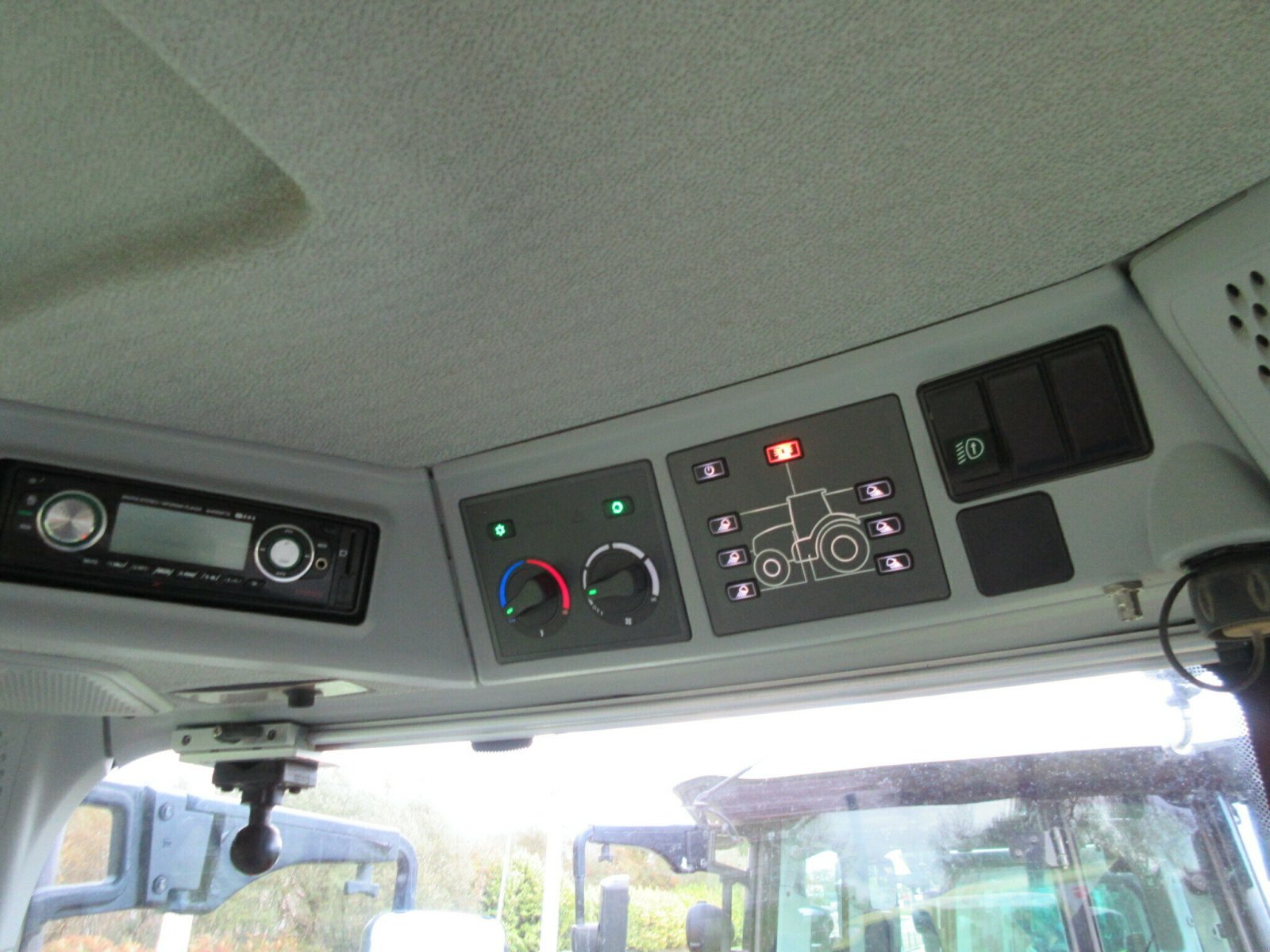 Traktor Türe ait CLAAS ARION 630 ADVANCE, Gebrauchtmaschine içinde PLOUIGNEAU (resim 10)