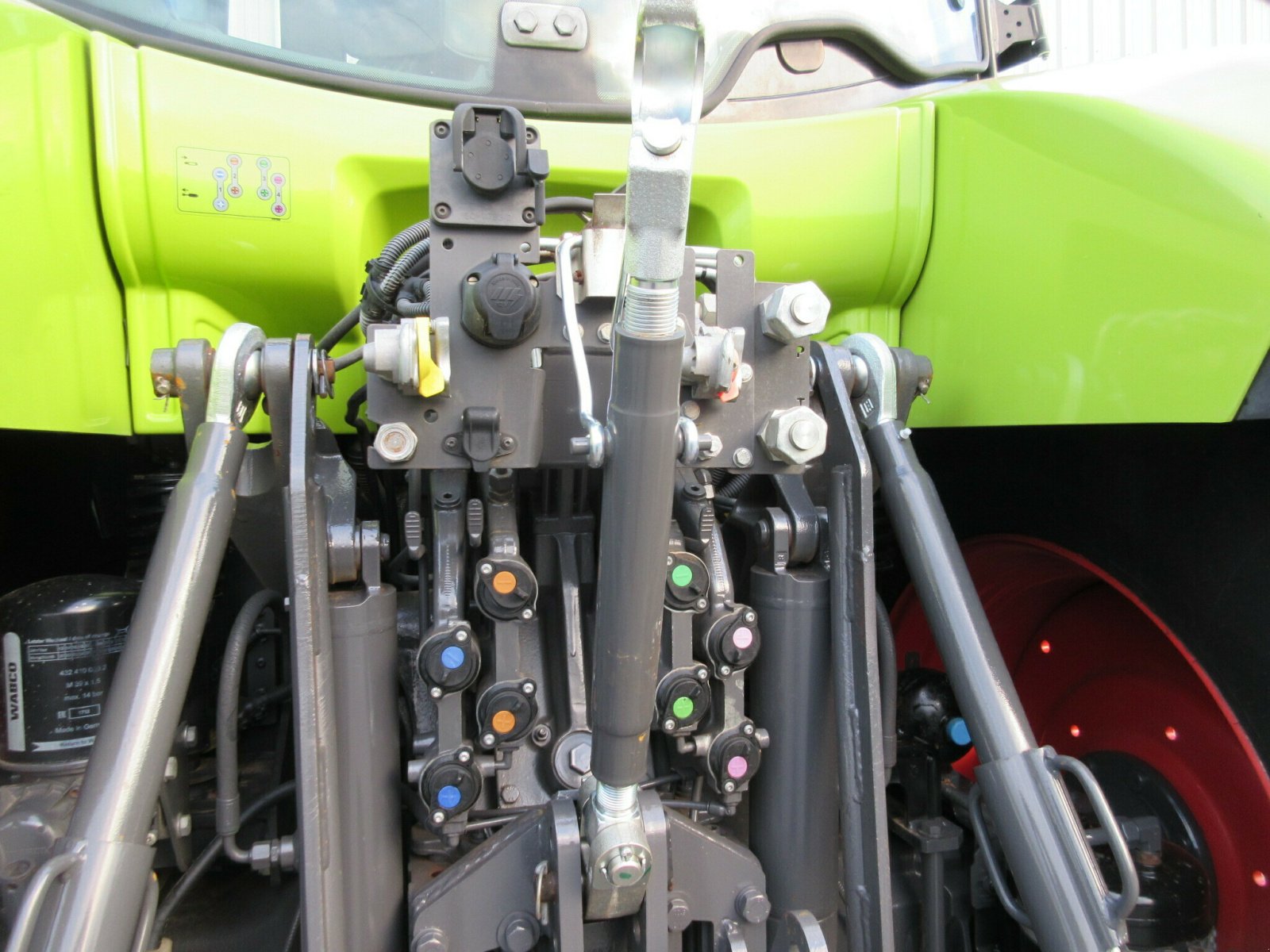 Traktor Türe ait CLAAS ARION 630 ADVANCE, Gebrauchtmaschine içinde PLOUIGNEAU (resim 8)