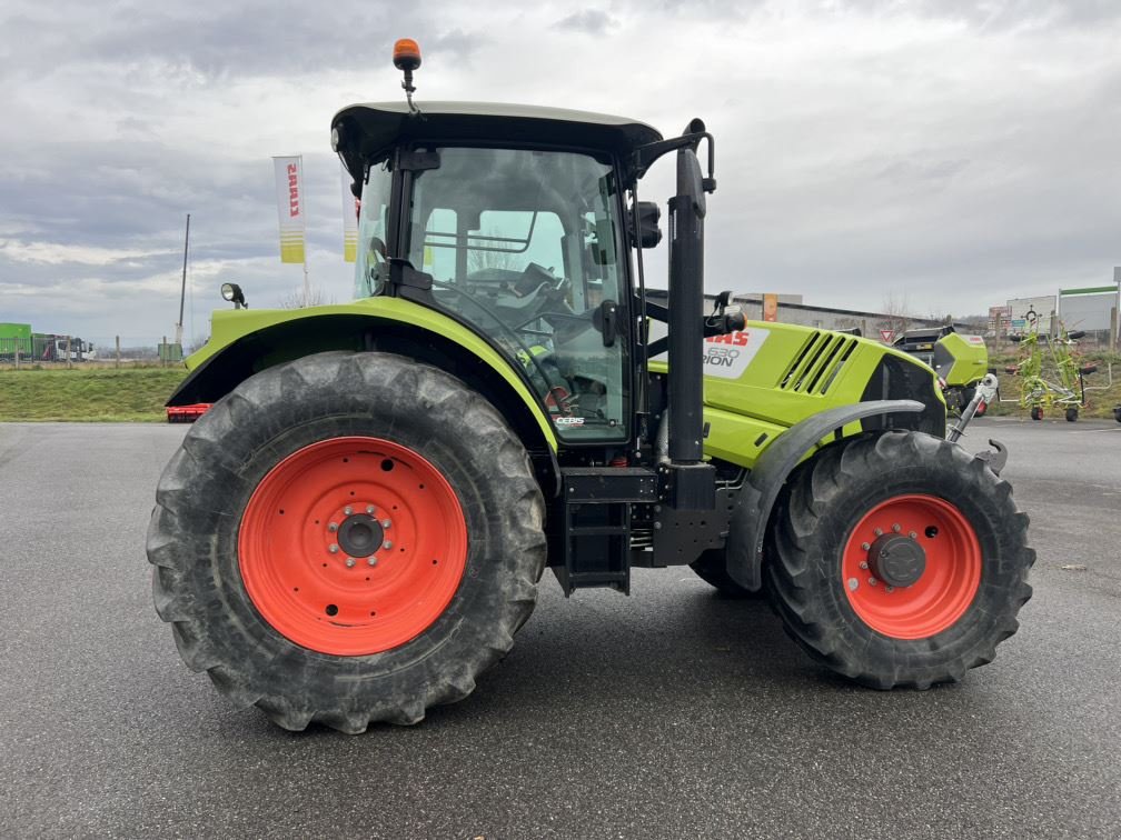 Traktor des Typs CLAAS ARION 630 CEBIS T4I, Gebrauchtmaschine in Aubiet (Bild 4)