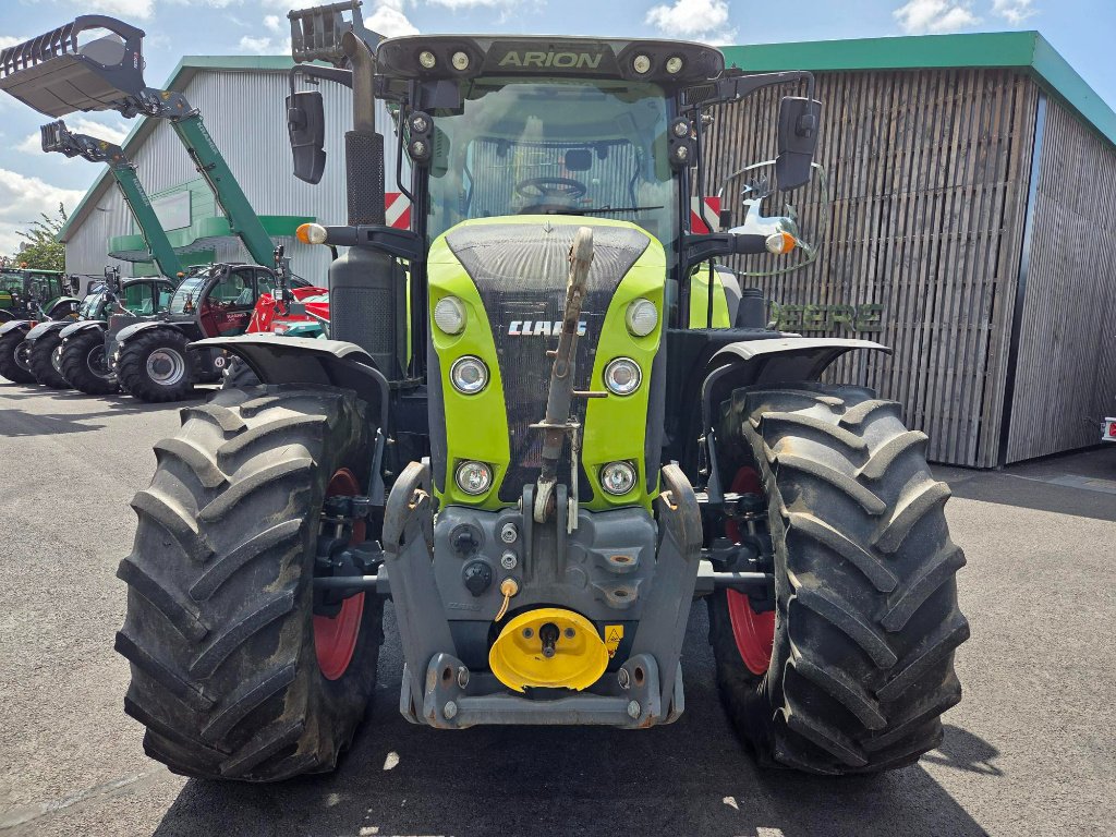 Traktor des Typs CLAAS ARION 630 CEBIS, Gebrauchtmaschine in VALOGNES (Bild 3)