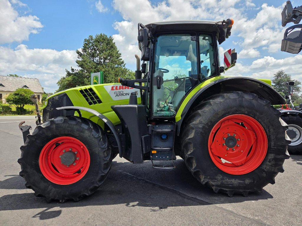 Traktor des Typs CLAAS ARION 630 CEBIS, Gebrauchtmaschine in VALOGNES (Bild 4)