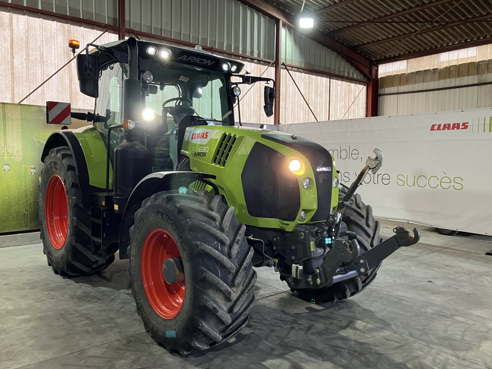 Traktor of the type CLAAS ARION 630 CIS+, Gebrauchtmaschine in VAROIS & CHAIGNOT (Picture 2)