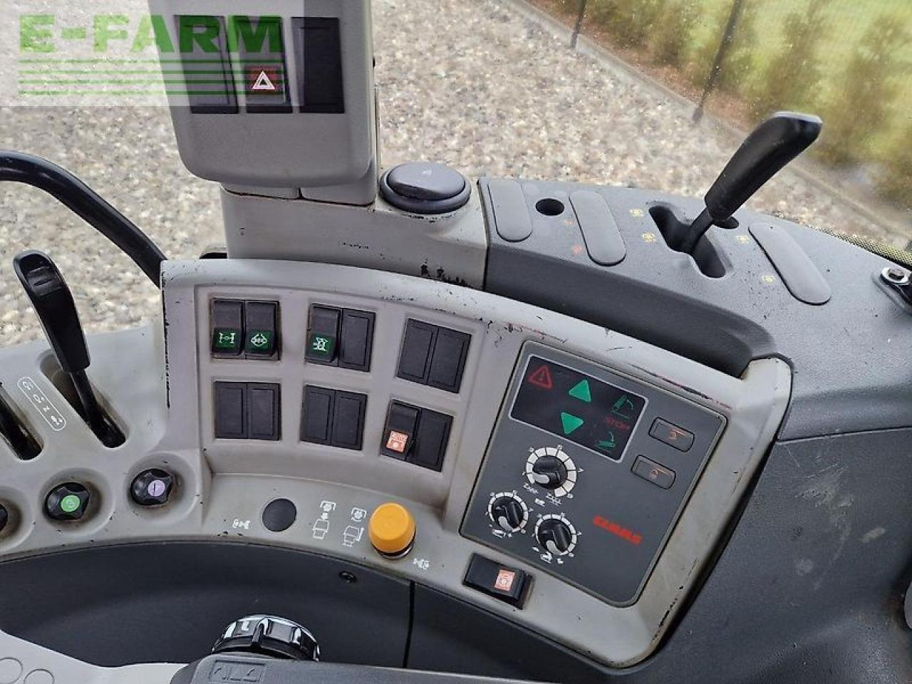 Traktor of the type CLAAS arion 630 cis CIS, Gebrauchtmaschine in ZELOW (Picture 12)