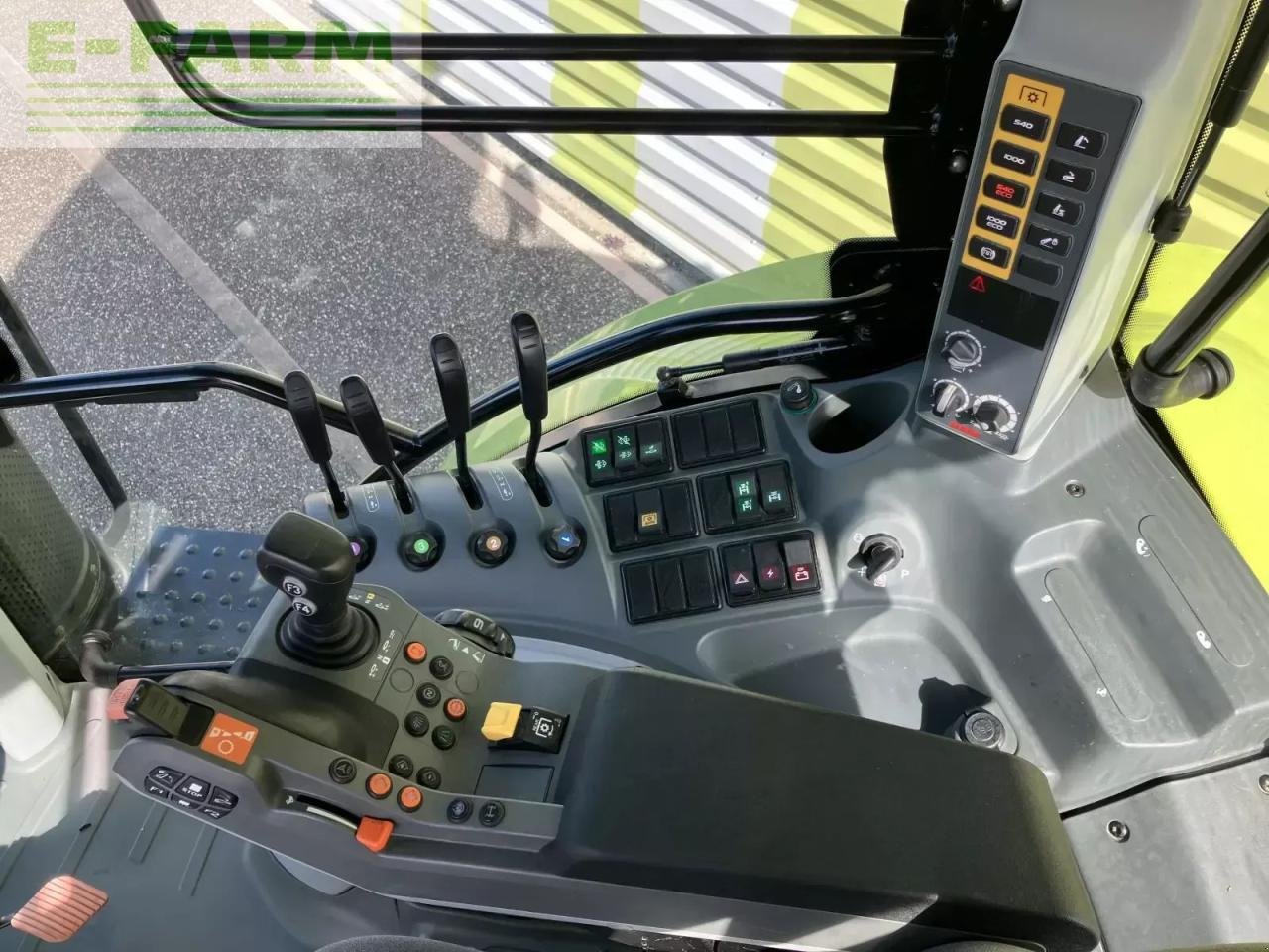 Traktor van het type CLAAS arion 630 cis electropilot CIS, Gebrauchtmaschine in AILLAS (33 - GIRONDE) (Foto 7)