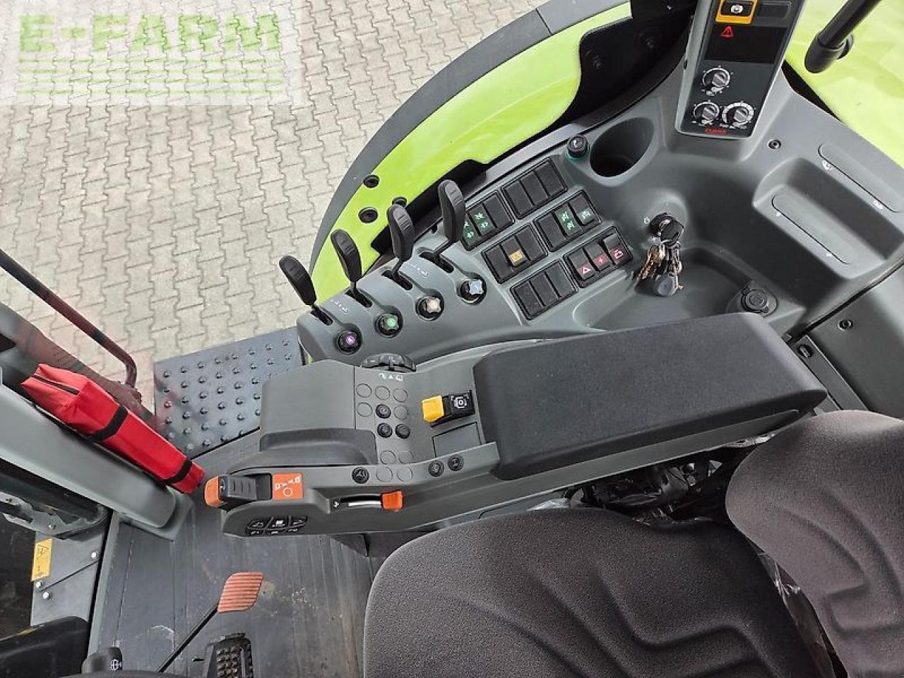 Traktor des Typs CLAAS arion 630 cis, Gebrauchtmaschine in NEUENDORF AM SPECK (Bild 6)