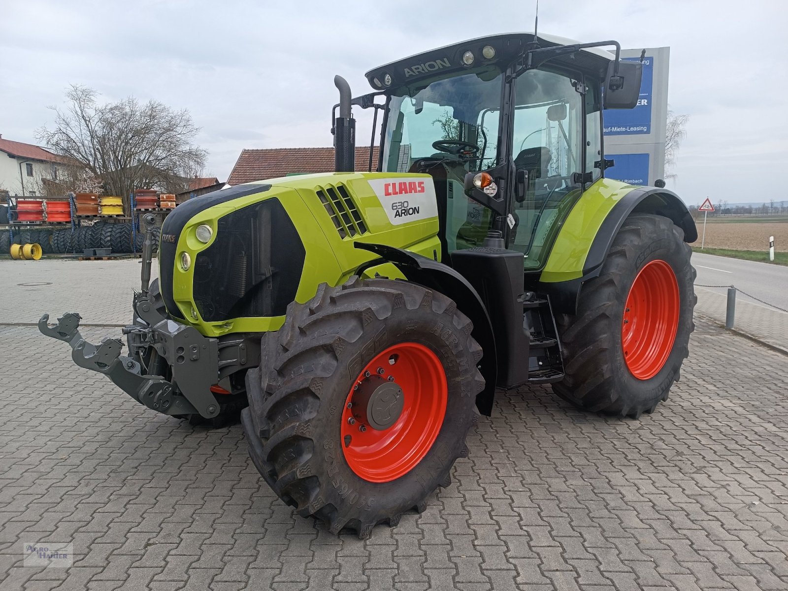 Traktor типа CLAAS Arion 630 CIS, Gebrauchtmaschine в Moosthenning (Фотография 3)