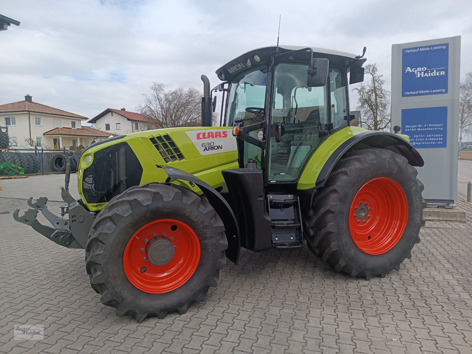 Traktor типа CLAAS Arion 630 CIS, Gebrauchtmaschine в Moosthenning (Фотография 4)