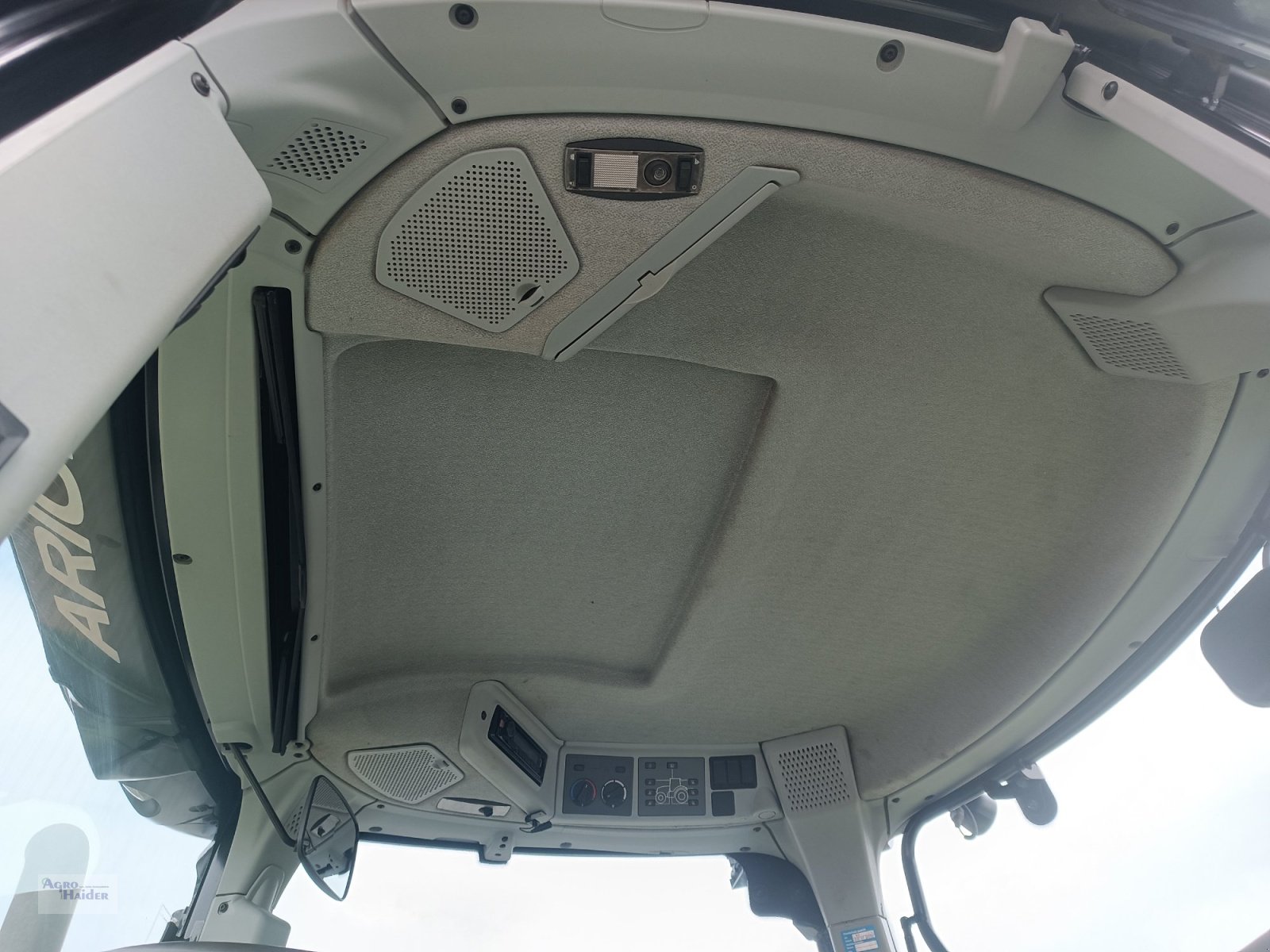 Traktor типа CLAAS Arion 630 CIS, Gebrauchtmaschine в Moosthenning (Фотография 8)