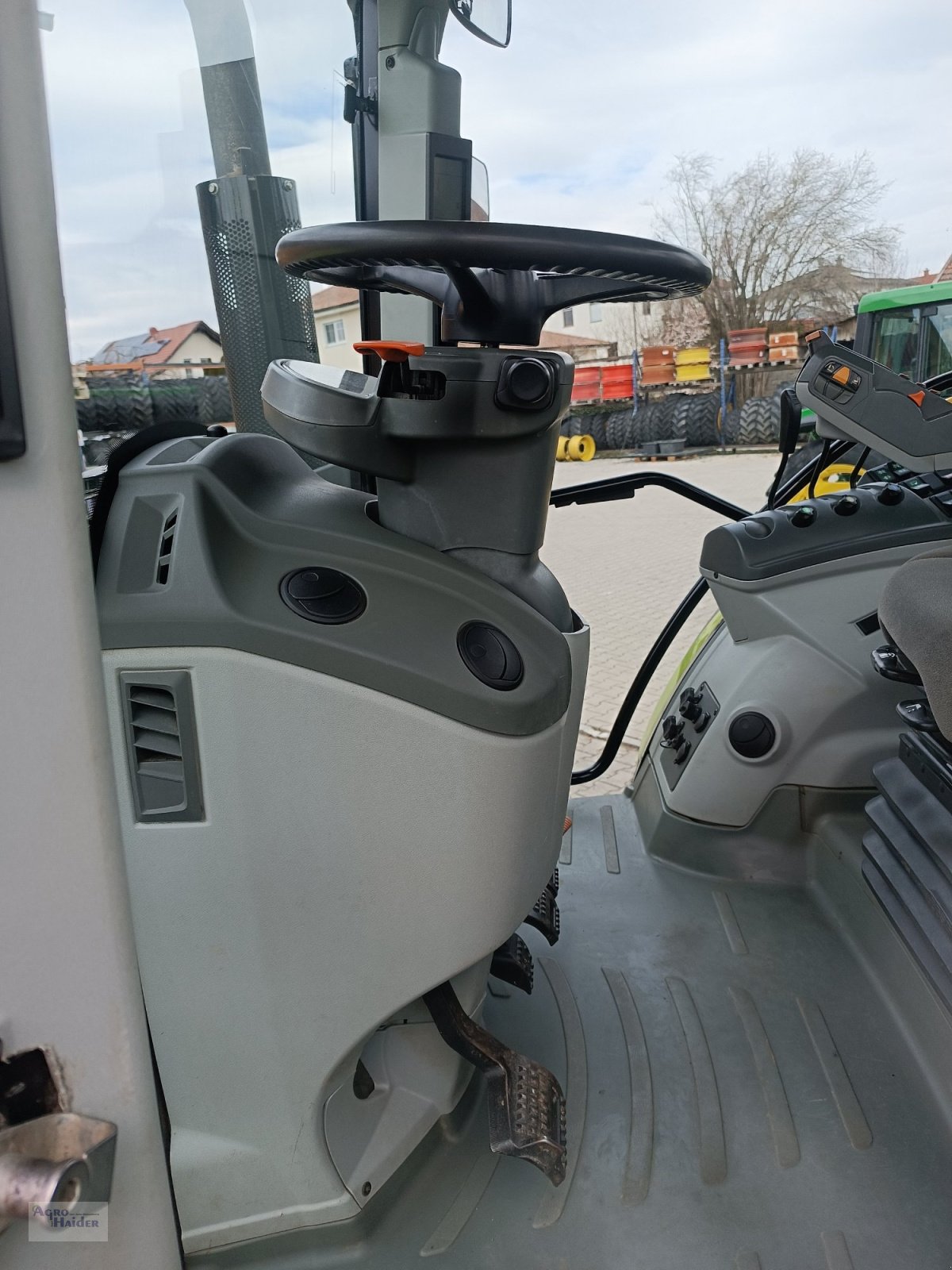 Traktor типа CLAAS Arion 630 CIS, Gebrauchtmaschine в Moosthenning (Фотография 9)