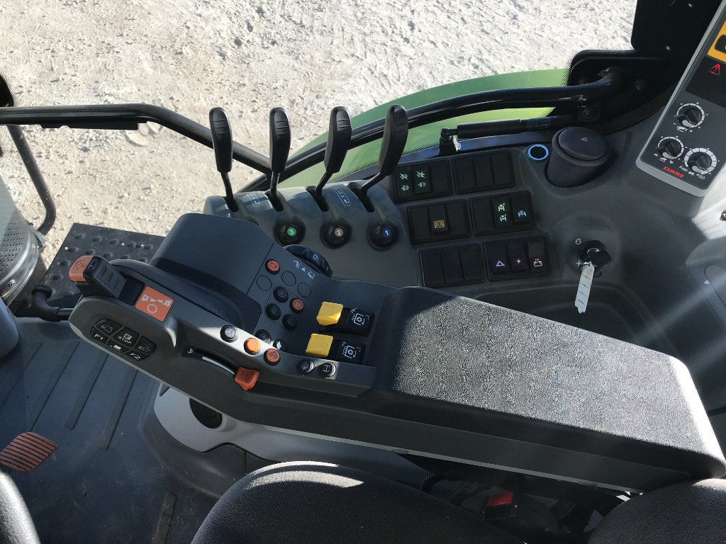 Traktor του τύπου CLAAS ARION 630 CIS, Gebrauchtmaschine σε MORLHON LE HAUT (Φωτογραφία 11)