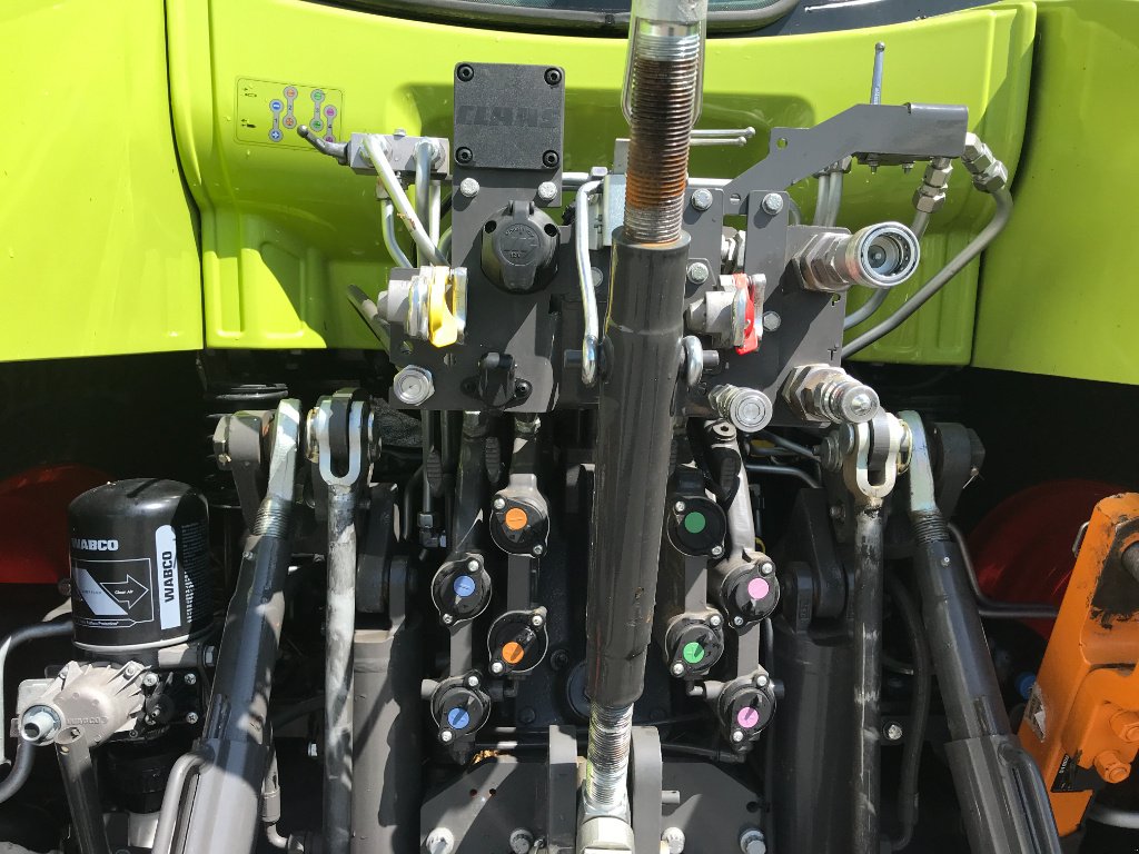 Traktor του τύπου CLAAS ARION 630 CIS, Gebrauchtmaschine σε MORLHON LE HAUT (Φωτογραφία 7)