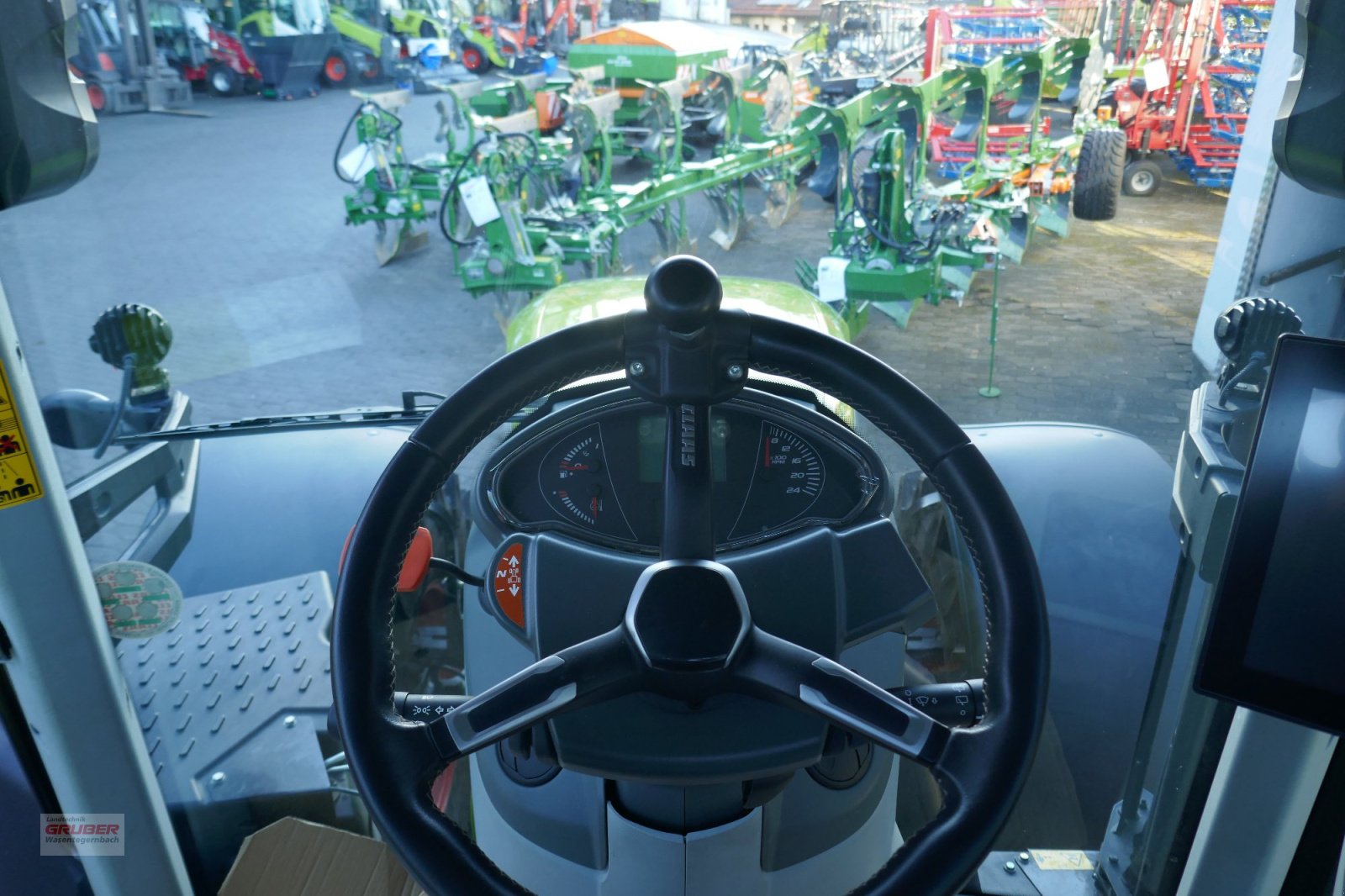 Traktor van het type CLAAS Arion 630 CMATIC CEBIS, Gebrauchtmaschine in Dorfen (Foto 13)