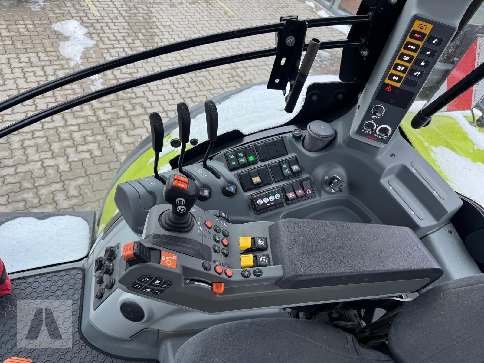 Traktor типа CLAAS Arion 630 CMATIC CIS+, Gebrauchtmaschine в Langweid am Lech (Фотография 7)