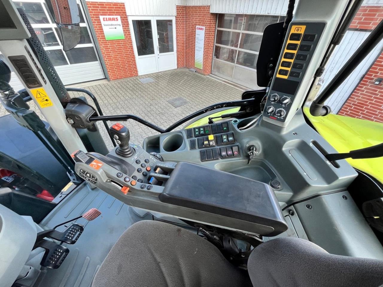 Traktor a típus CLAAS ARION 630 CMATIC CIS, Gebrauchtmaschine ekkor: Tim (Kép 12)