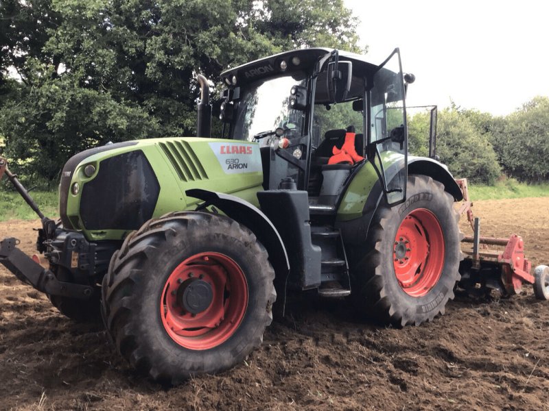 Traktor typu CLAAS ARION 630 CMATIC, Gebrauchtmaschine v PLOUIGNEAU (Obrázek 1)
