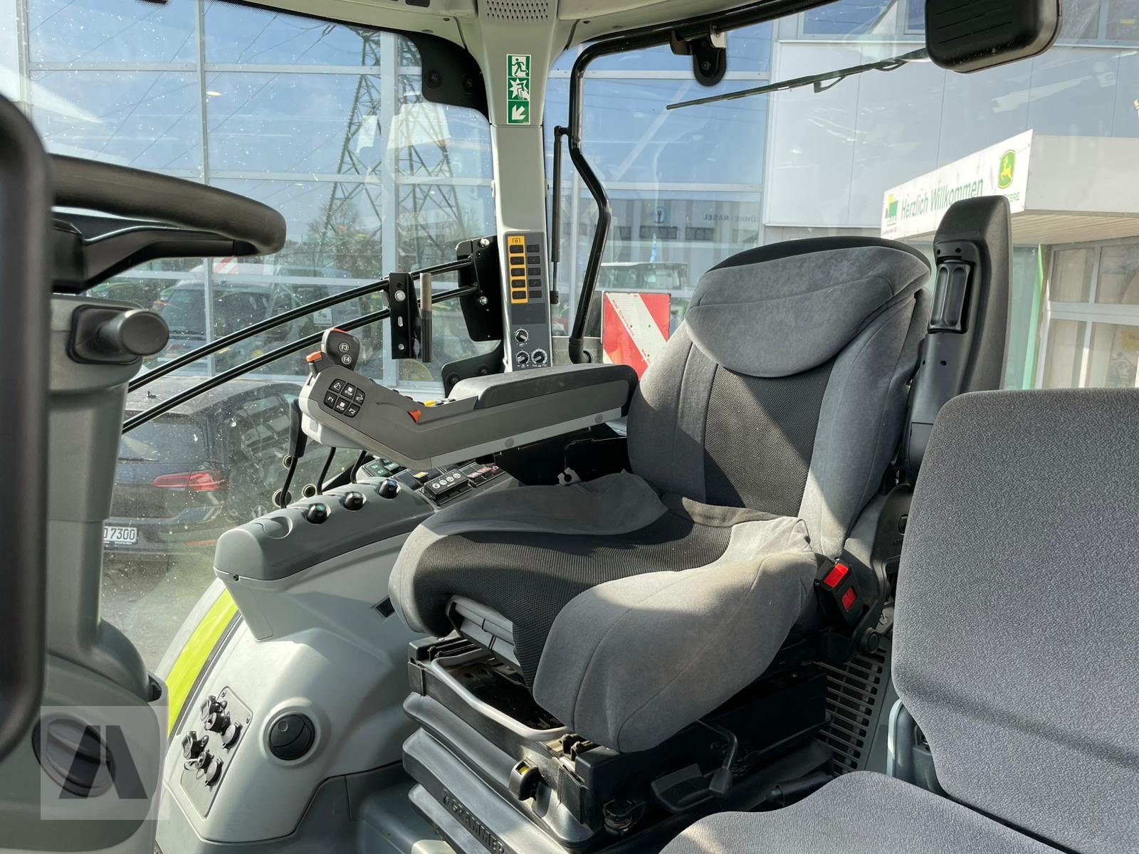 Traktor типа CLAAS Arion 630 CMATIC, Gebrauchtmaschine в Regensburg (Фотография 11)