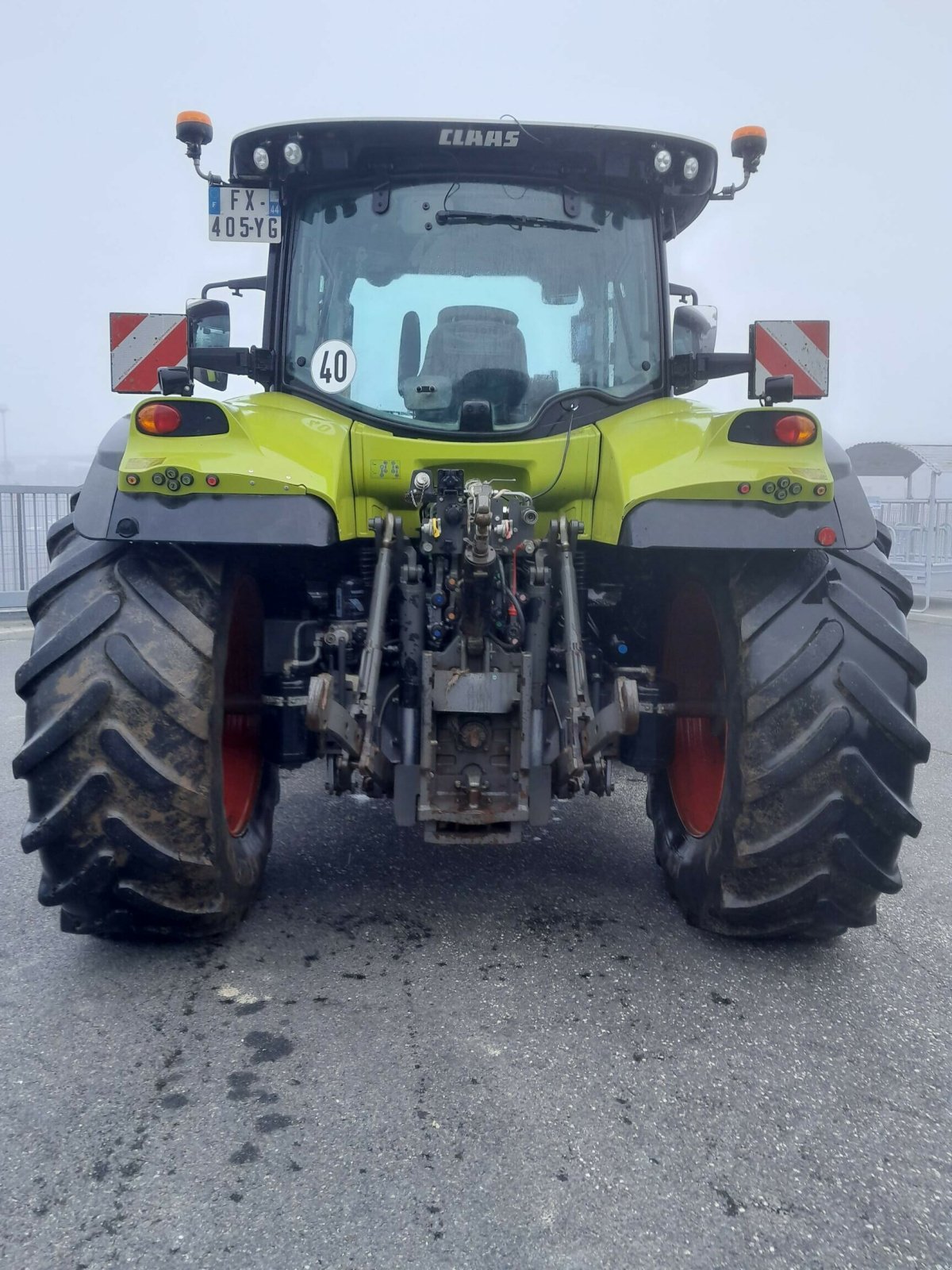 Traktor des Typs CLAAS ARION 630 CMATIC, Gebrauchtmaschine in Charnay-lès-macon (Bild 8)