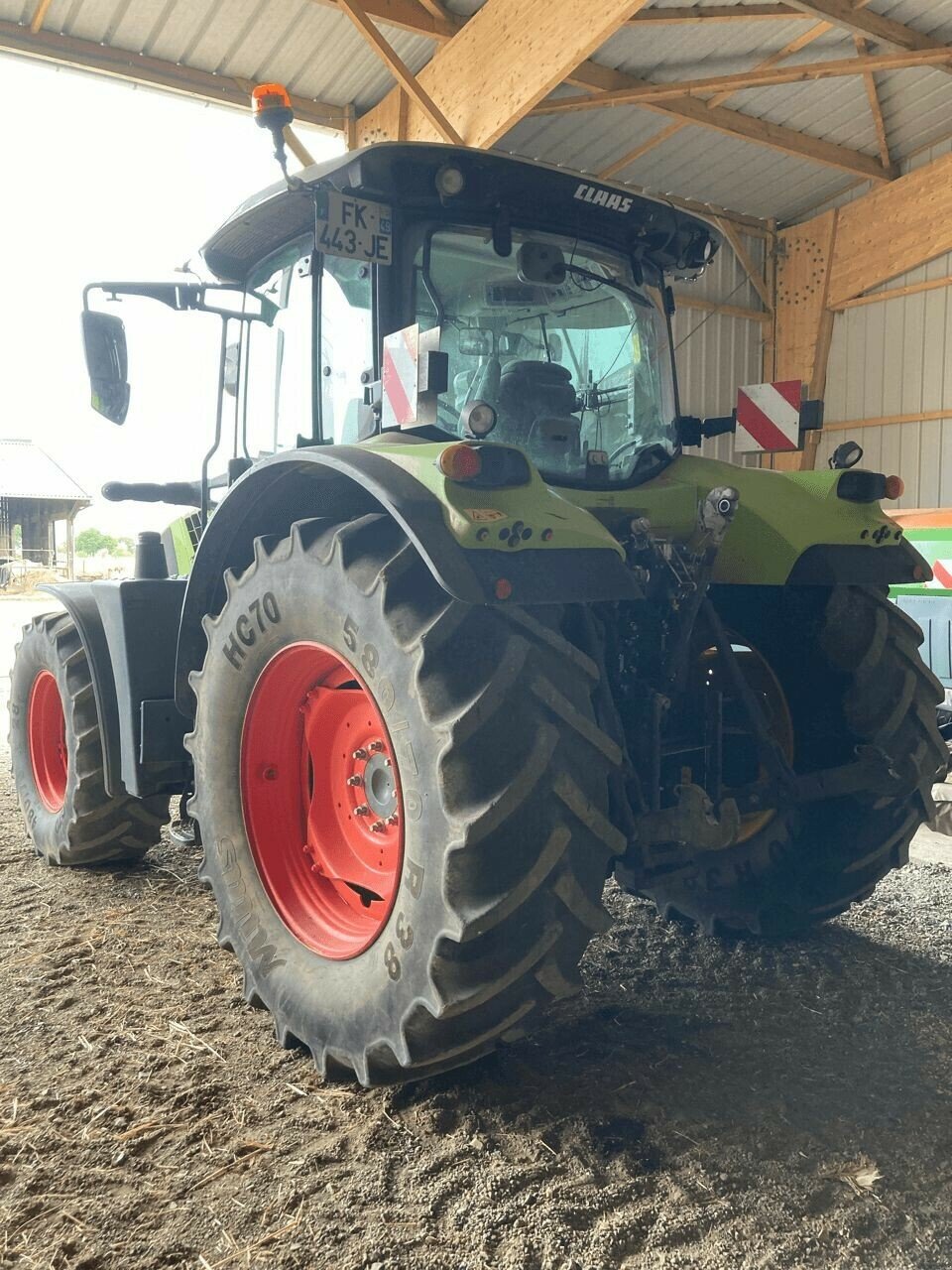 Traktor typu CLAAS ARION 630 CONCEPT, Gebrauchtmaschine v ST CLEMENT DE LA PLACE (Obrázek 3)