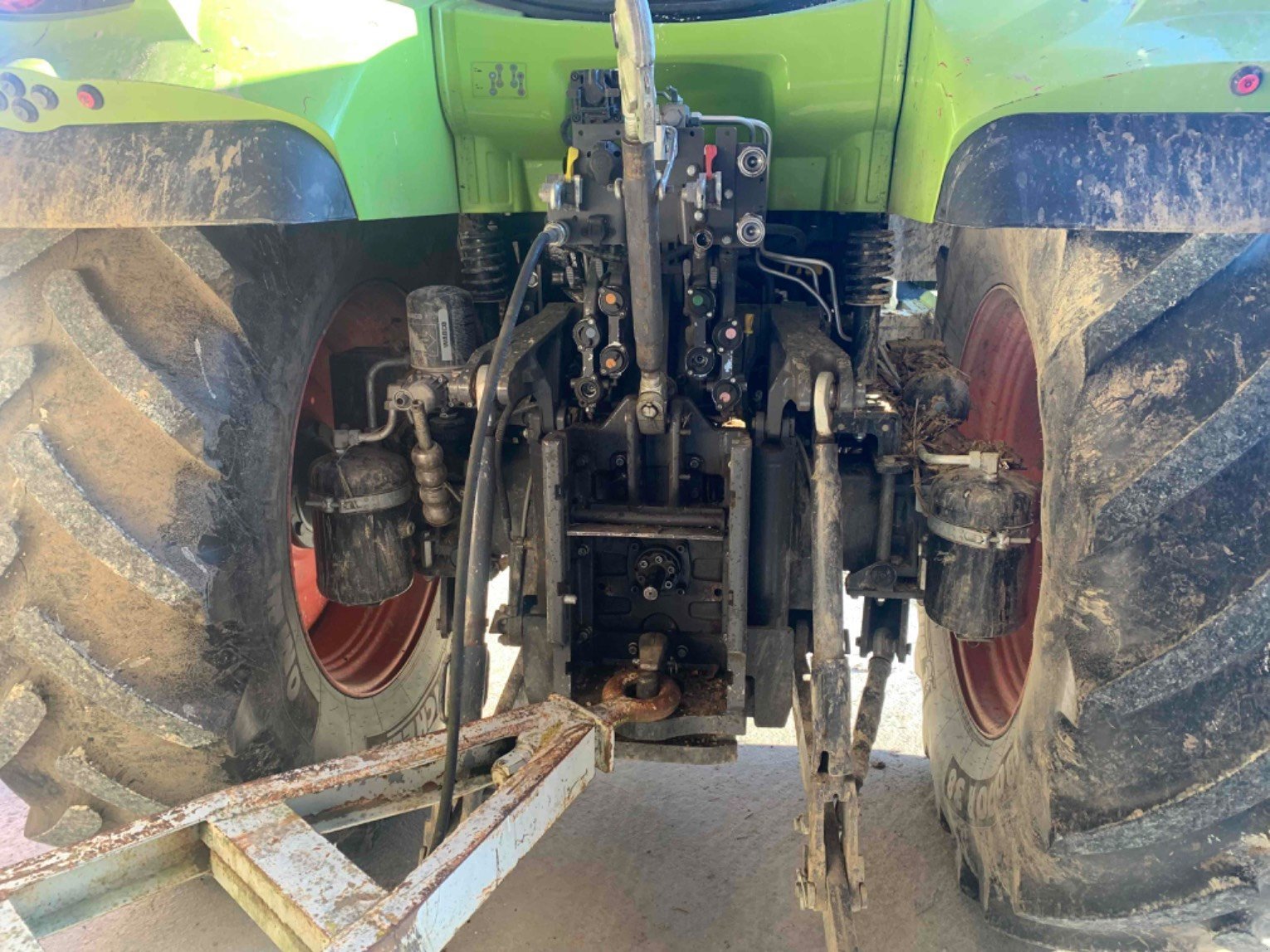 Traktor typu CLAAS ARION 630 HEXASHIFT -, Gebrauchtmaschine v ORLEIX (Obrázok 3)